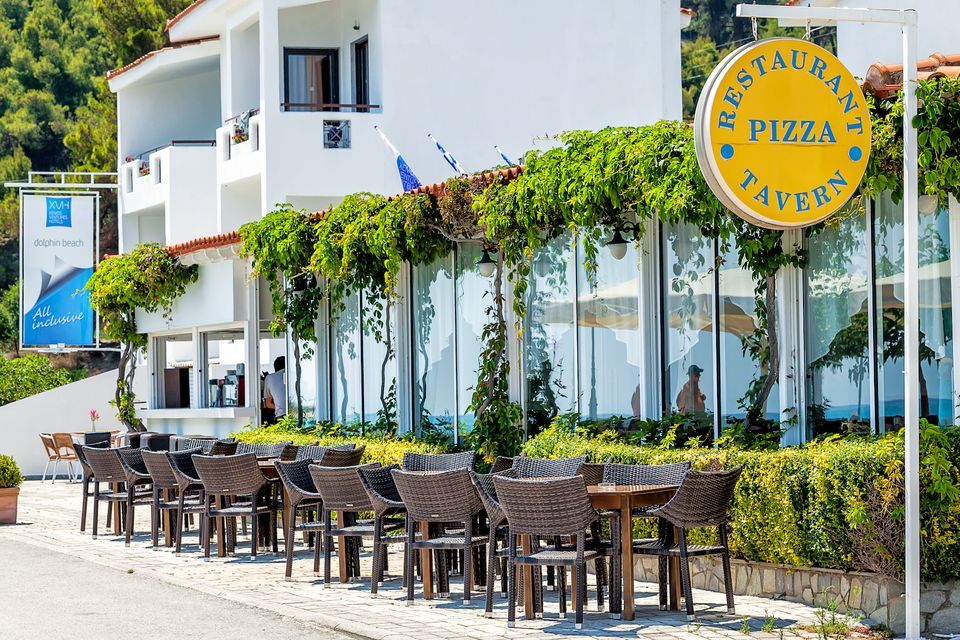 Xenios Dolphin Beach Hotel