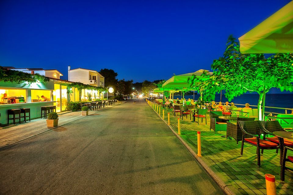 Xenios Dolphin Beach Hotel
