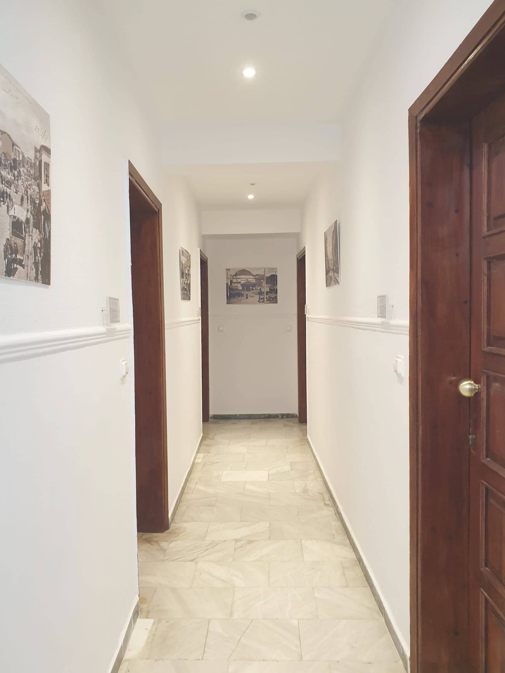 Eantos Studios & Suites