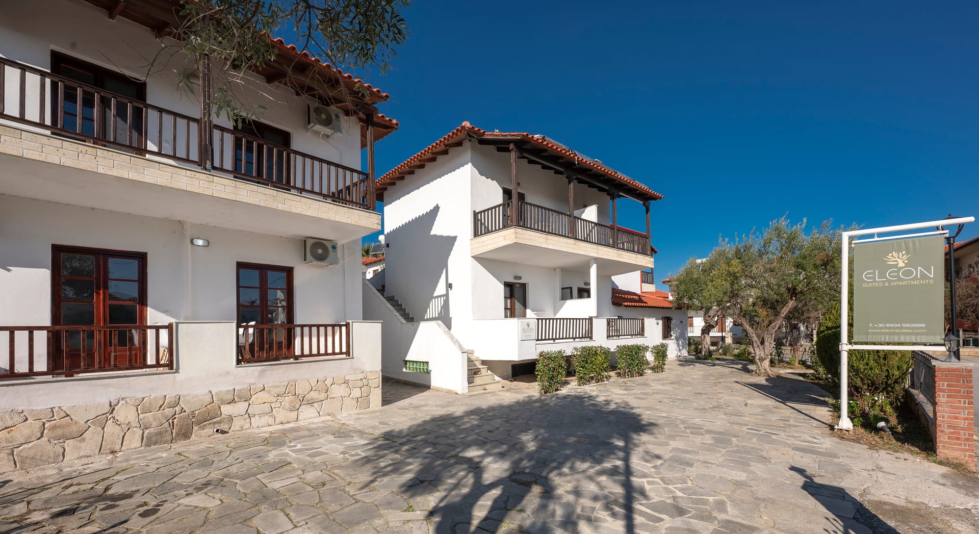 Eleon Suites & Apartments Halkidiki