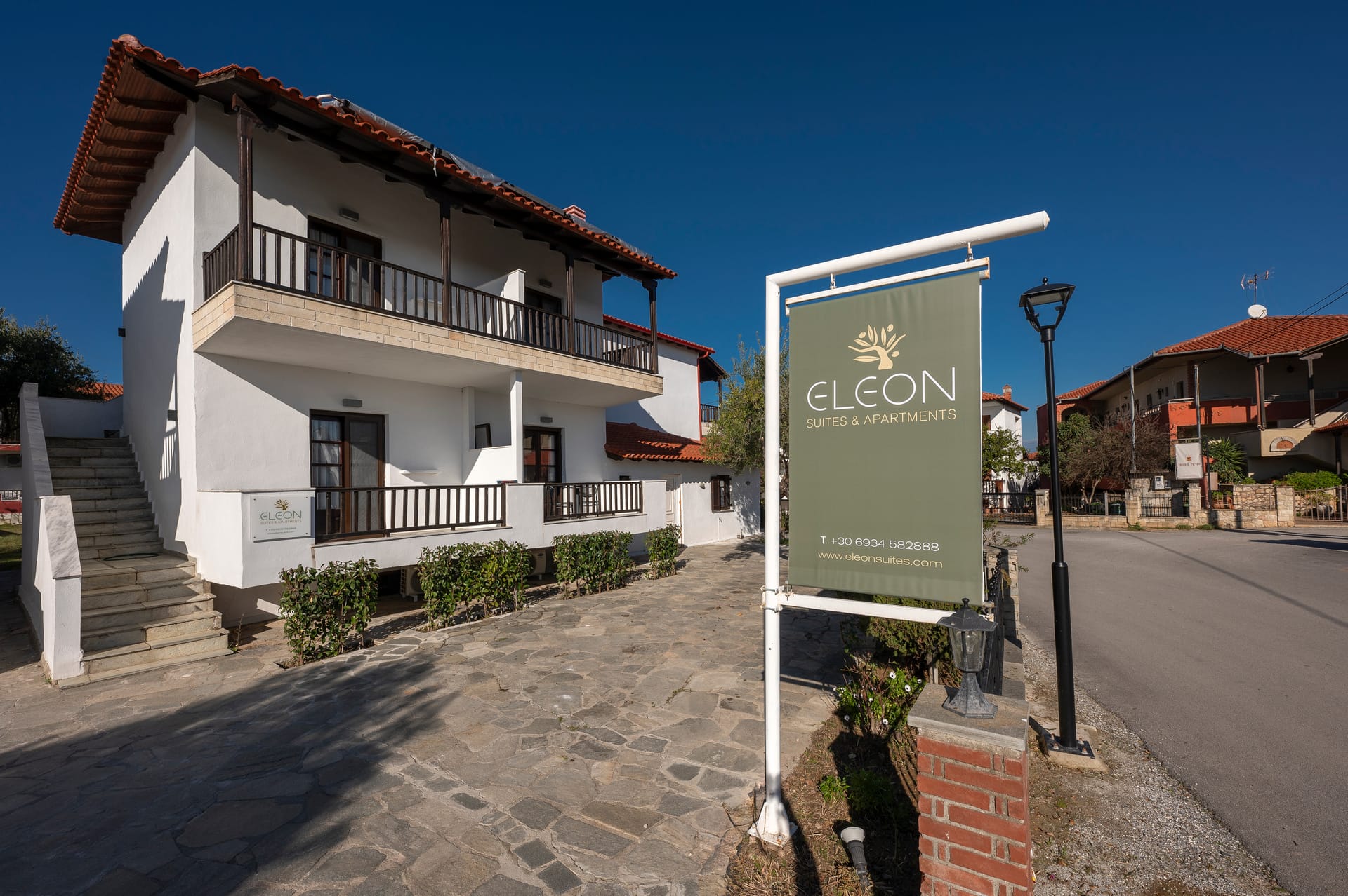 Eleon Suites & Apartments Halkidiki