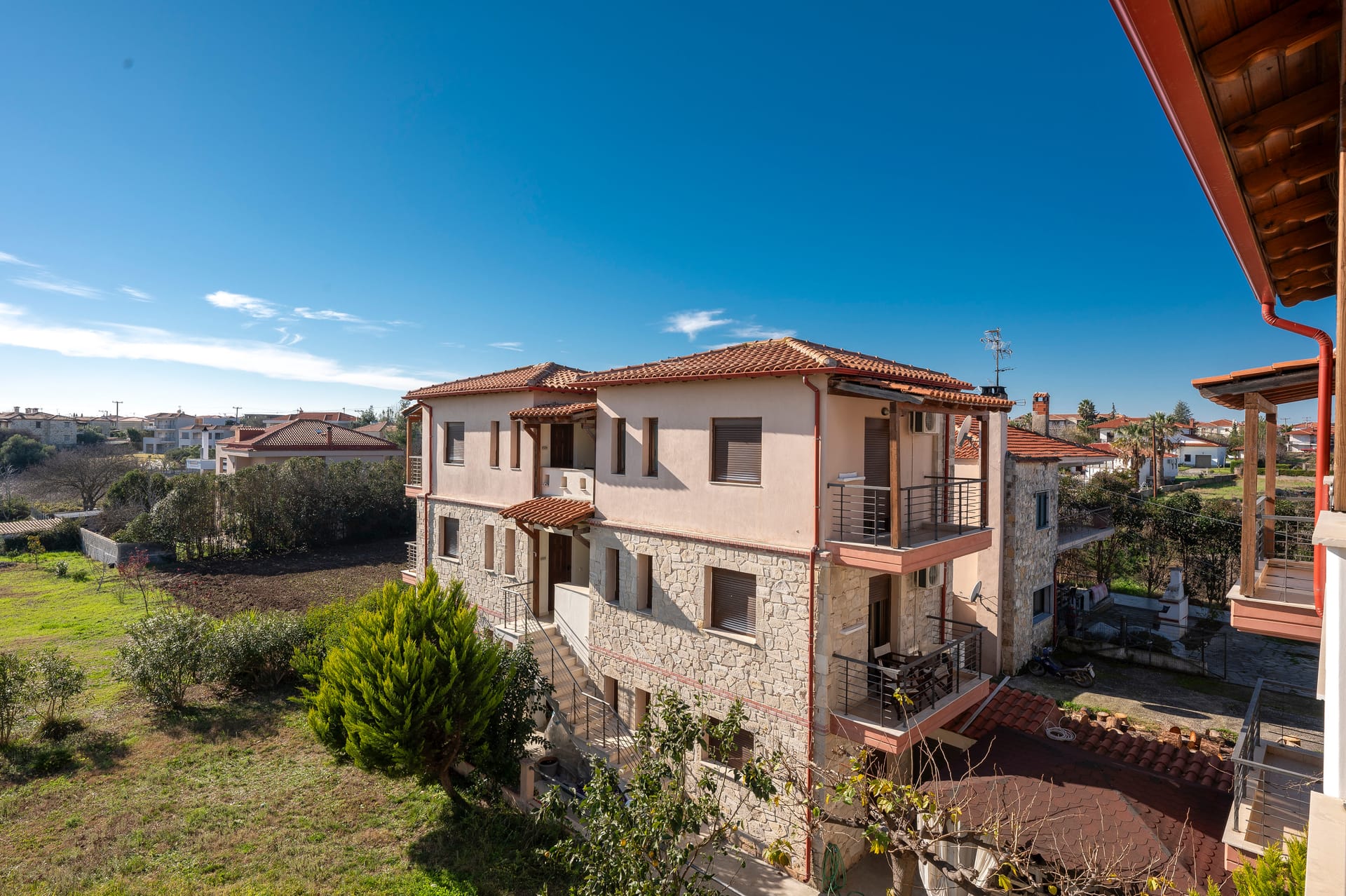 Eleon Suites & Apartments Halkidiki