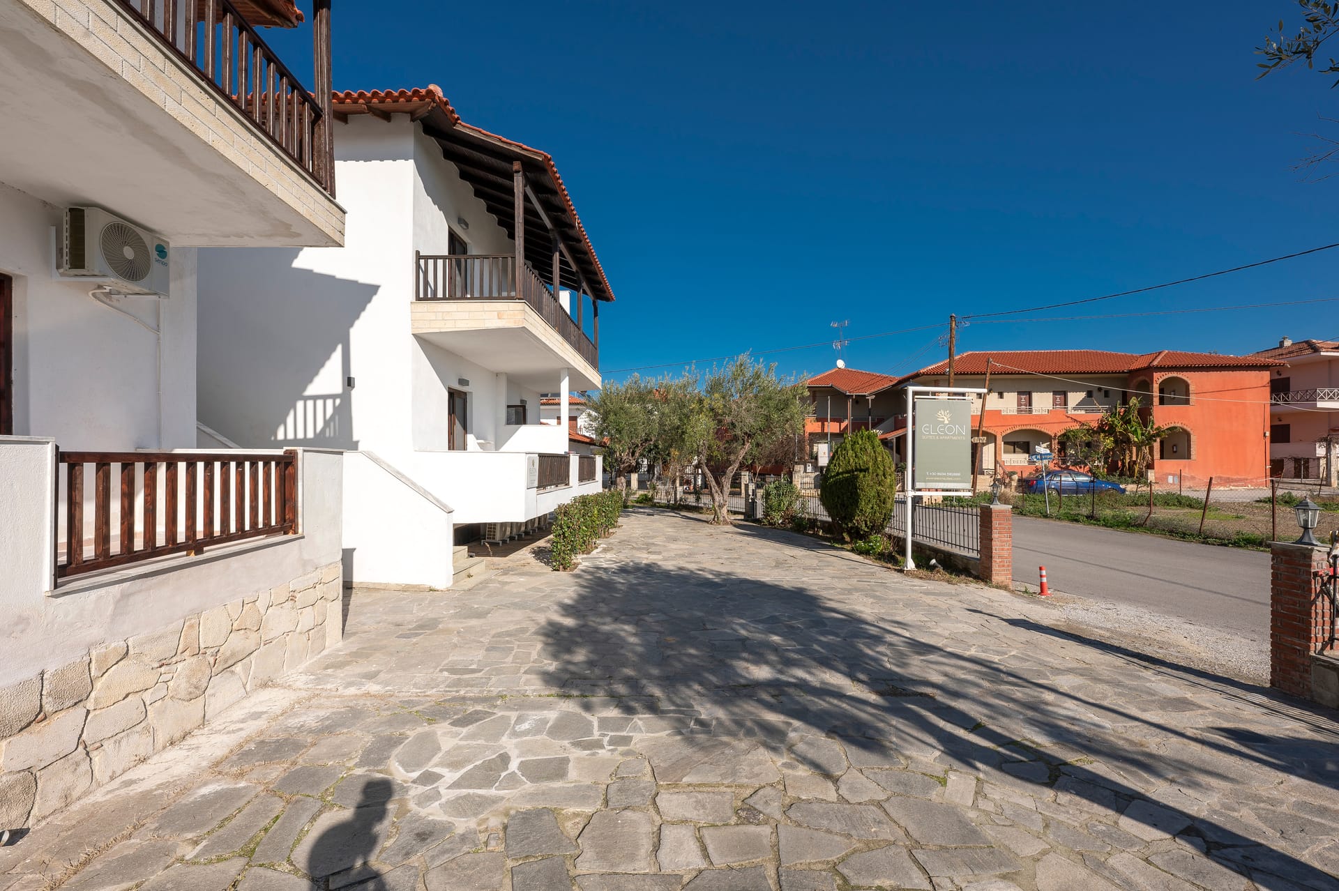 Eleon Suites & Apartments Halkidiki