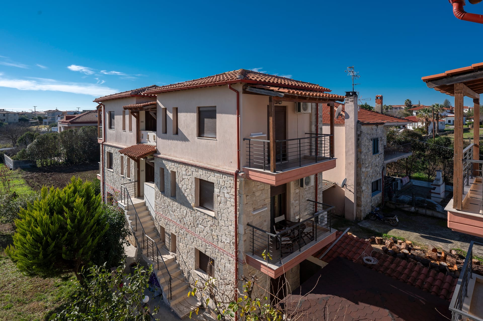 Eleon Suites & Apartments Halkidiki