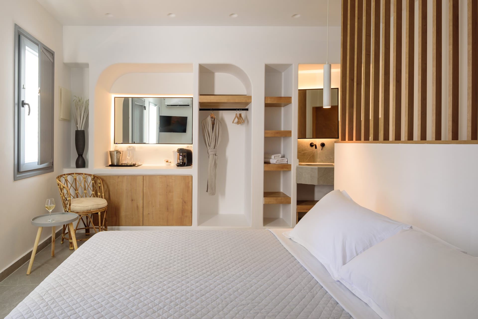 Elia Caldera Suites