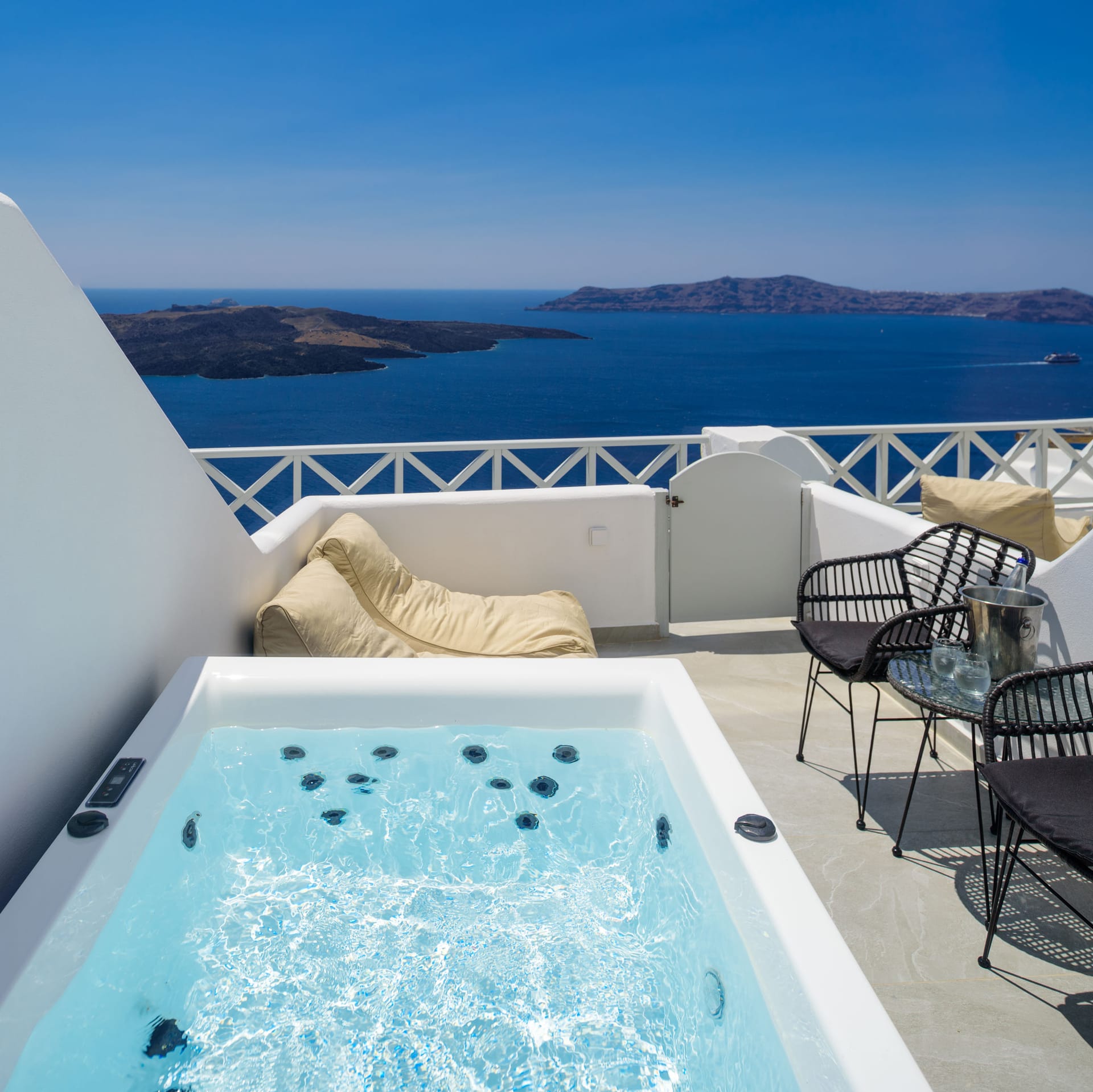 Elia Caldera Suites