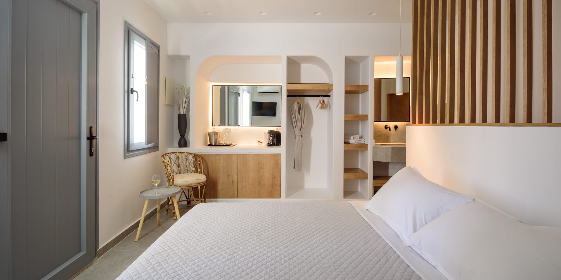Elia Caldera Suites