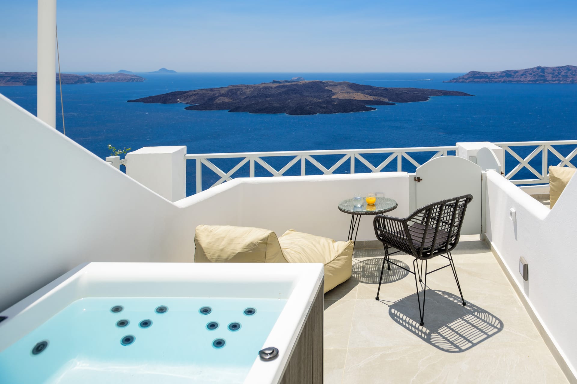 Elia Caldera Suites
