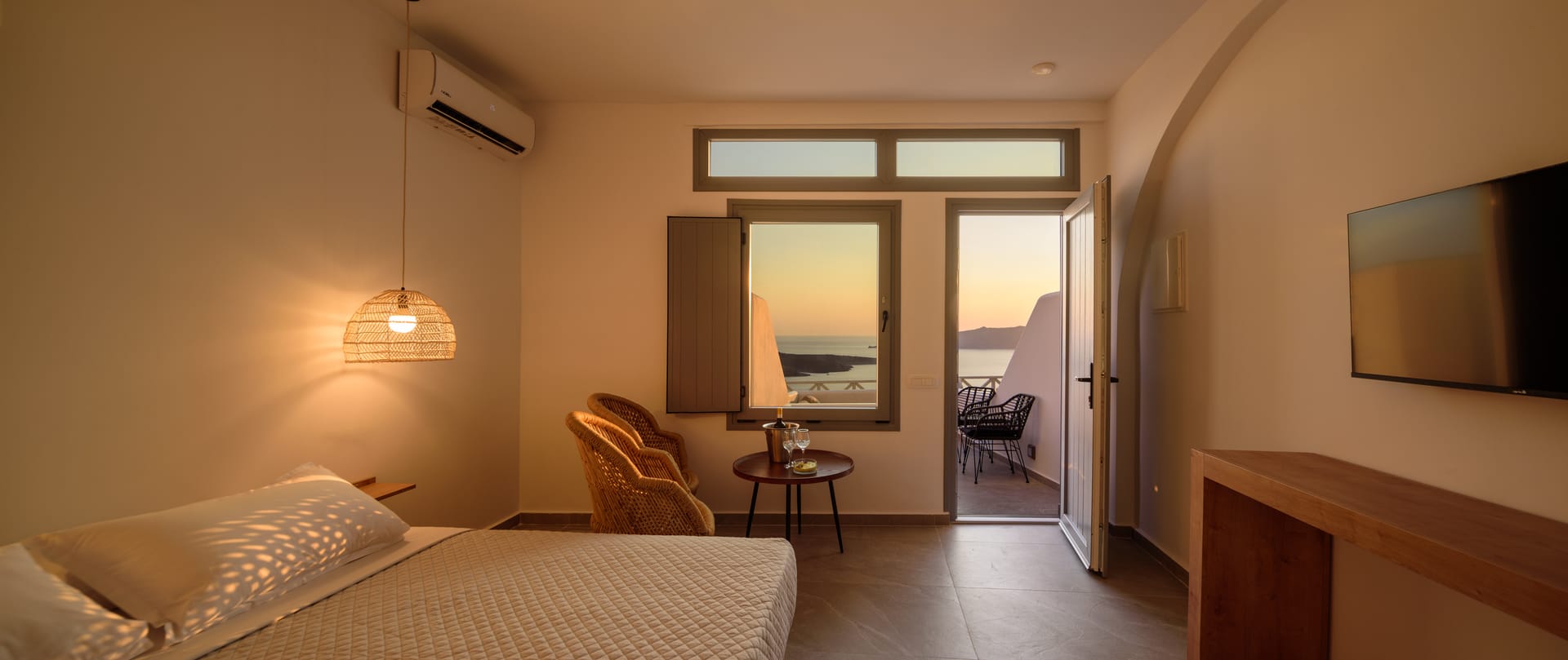 Elia Caldera Suites