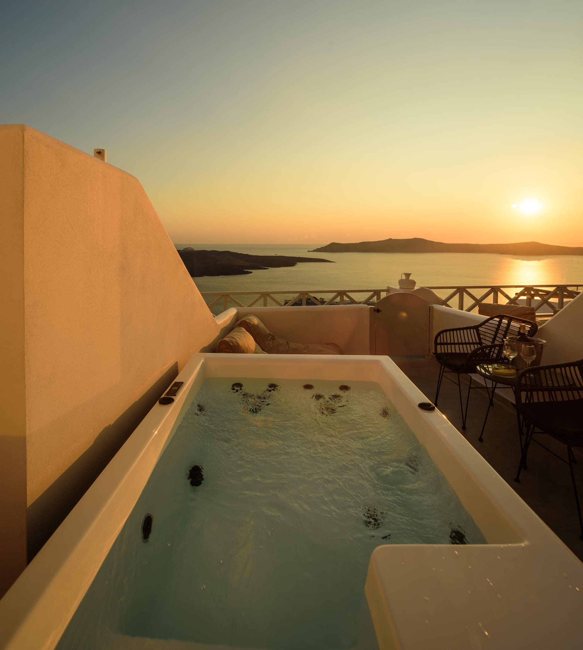 Elia Caldera Suites