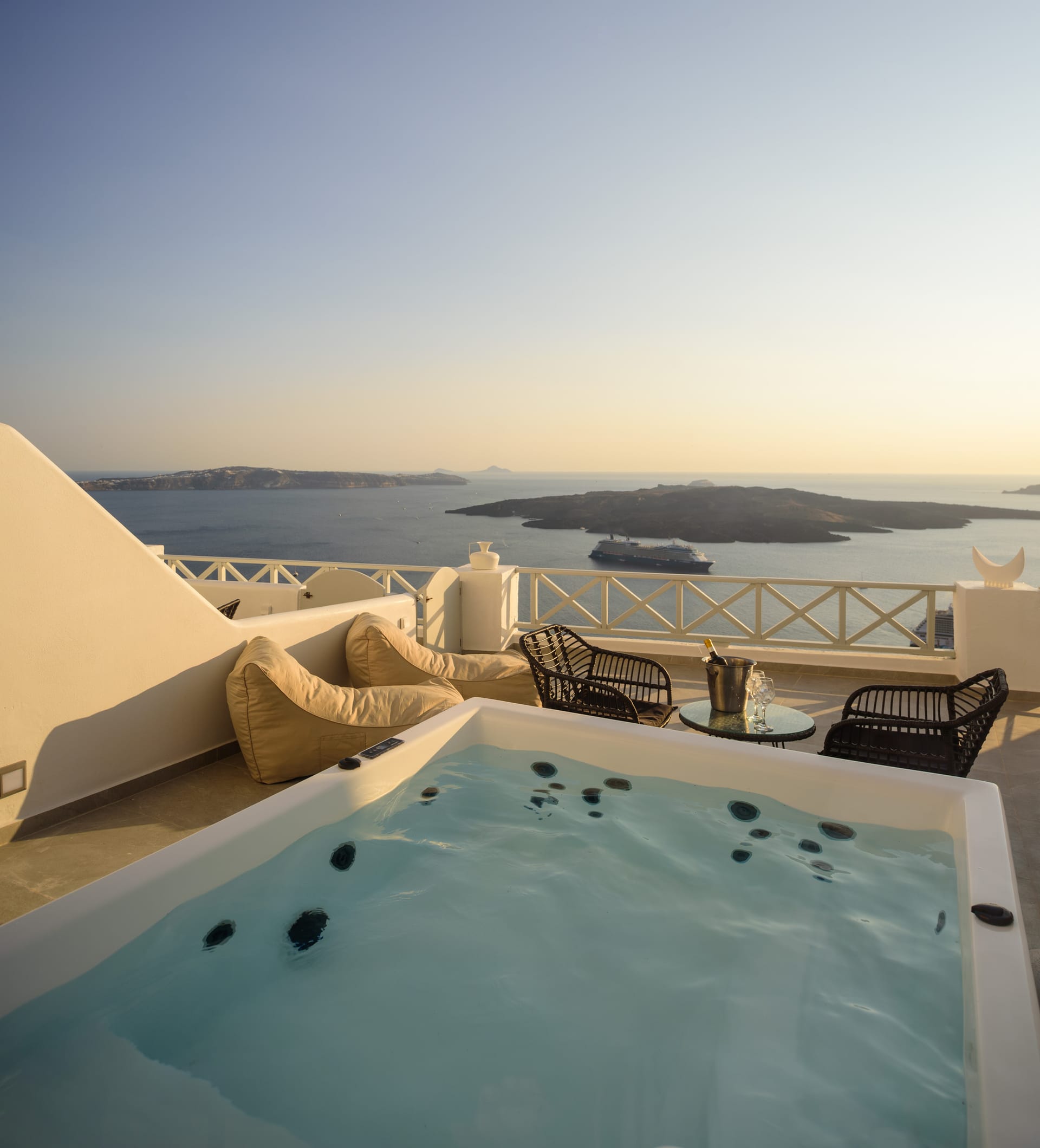 Elia Caldera Suites