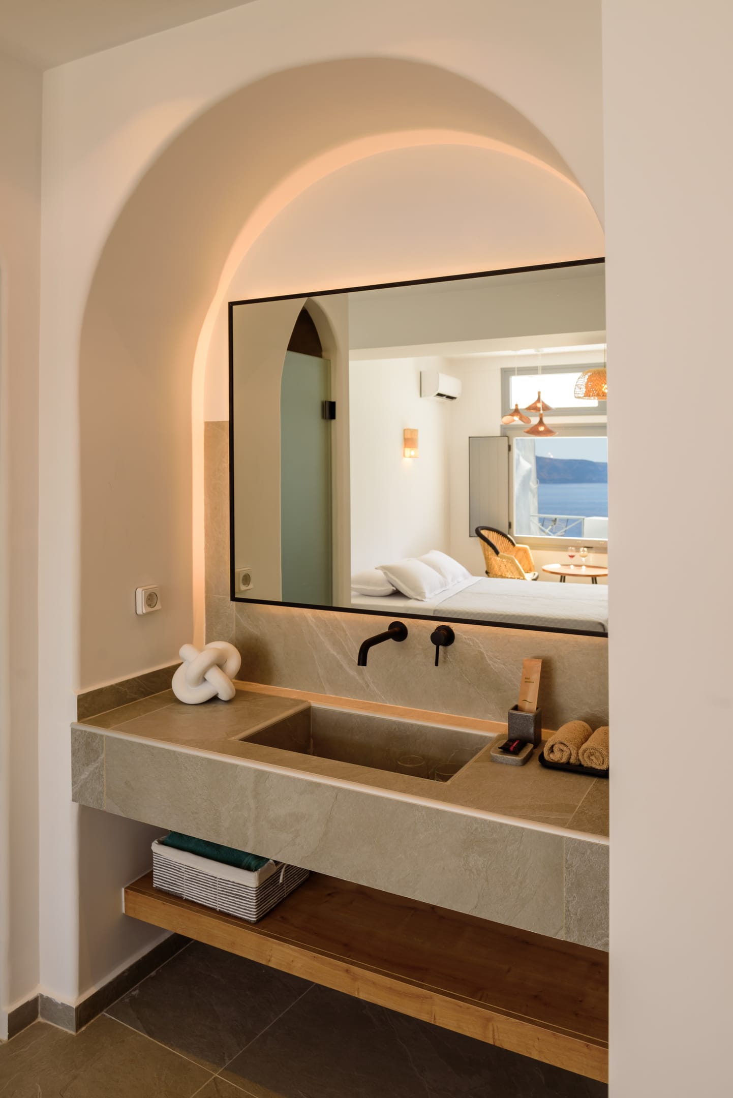 Elia Caldera Suites