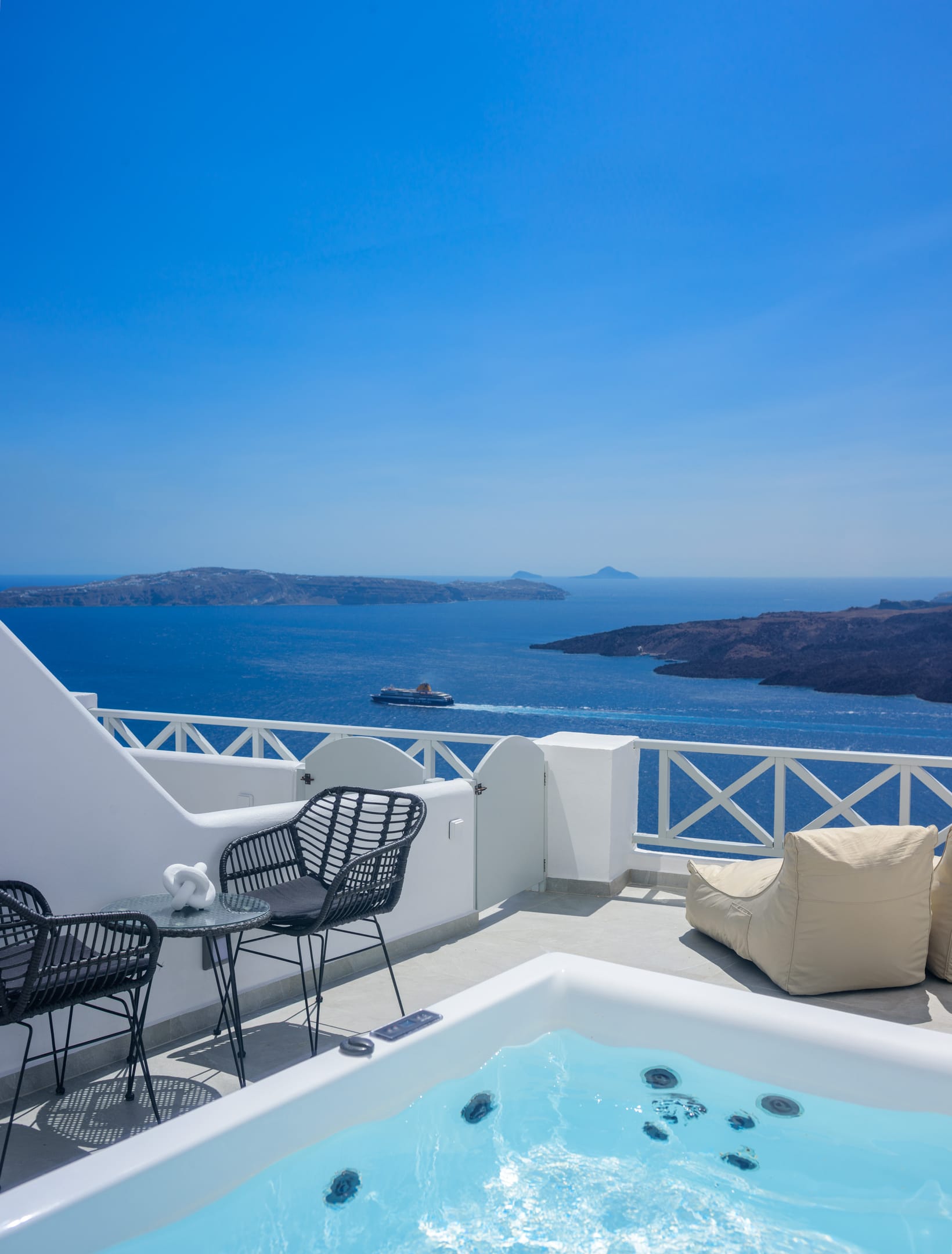 Elia Caldera Suites