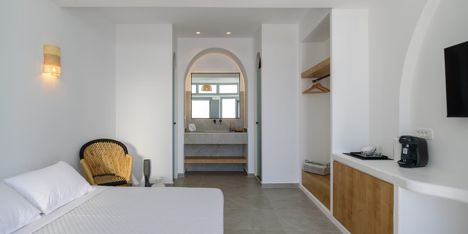 Elia Caldera Suites