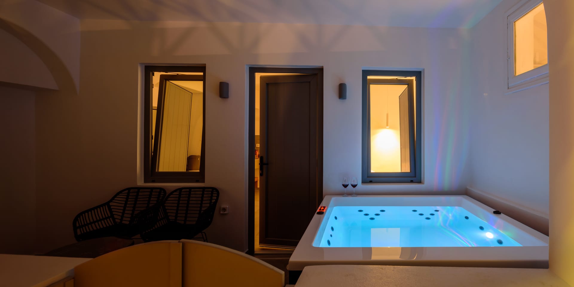 Elia Caldera Suites