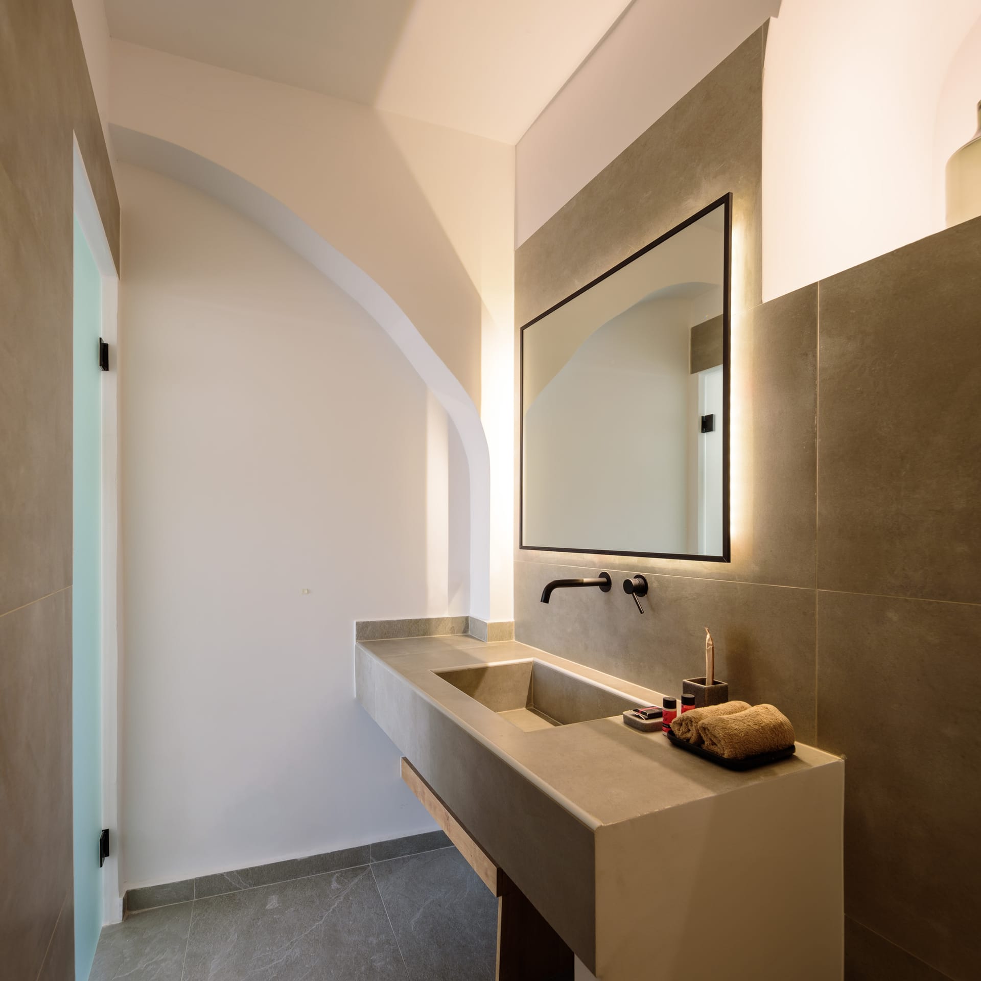 Elia Caldera Suites