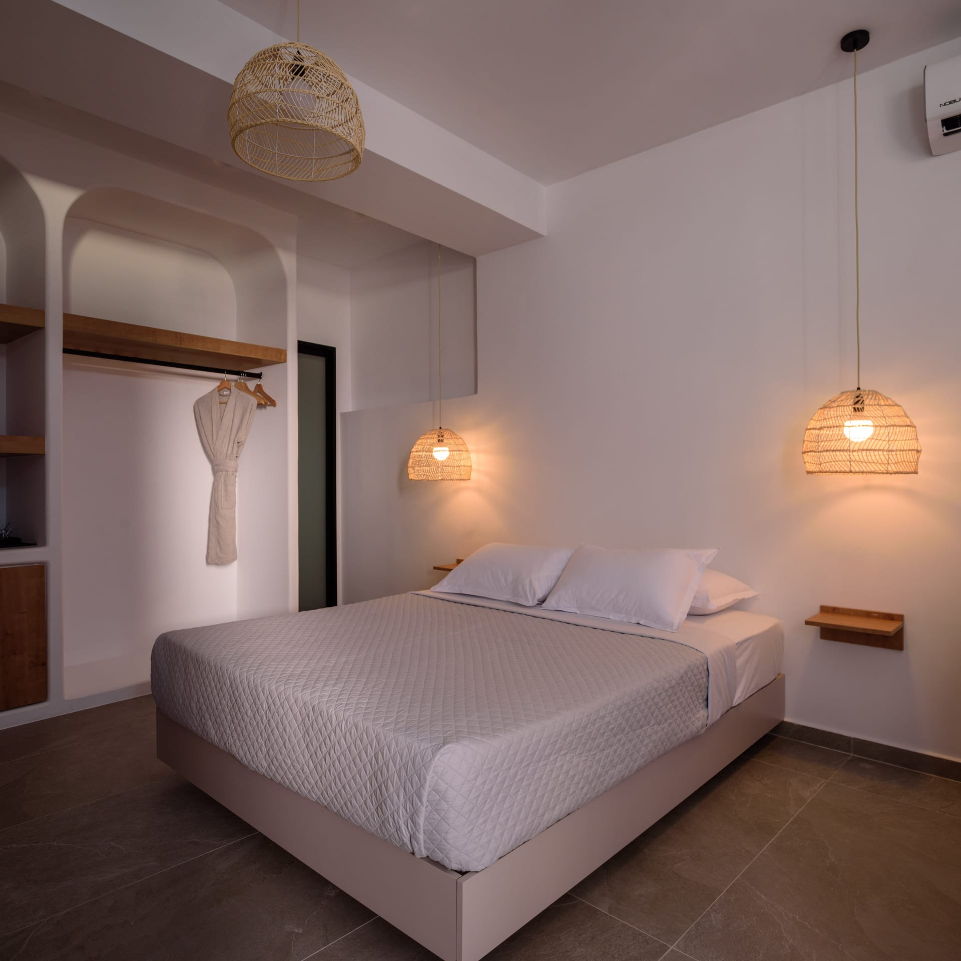 Elia Caldera Suites