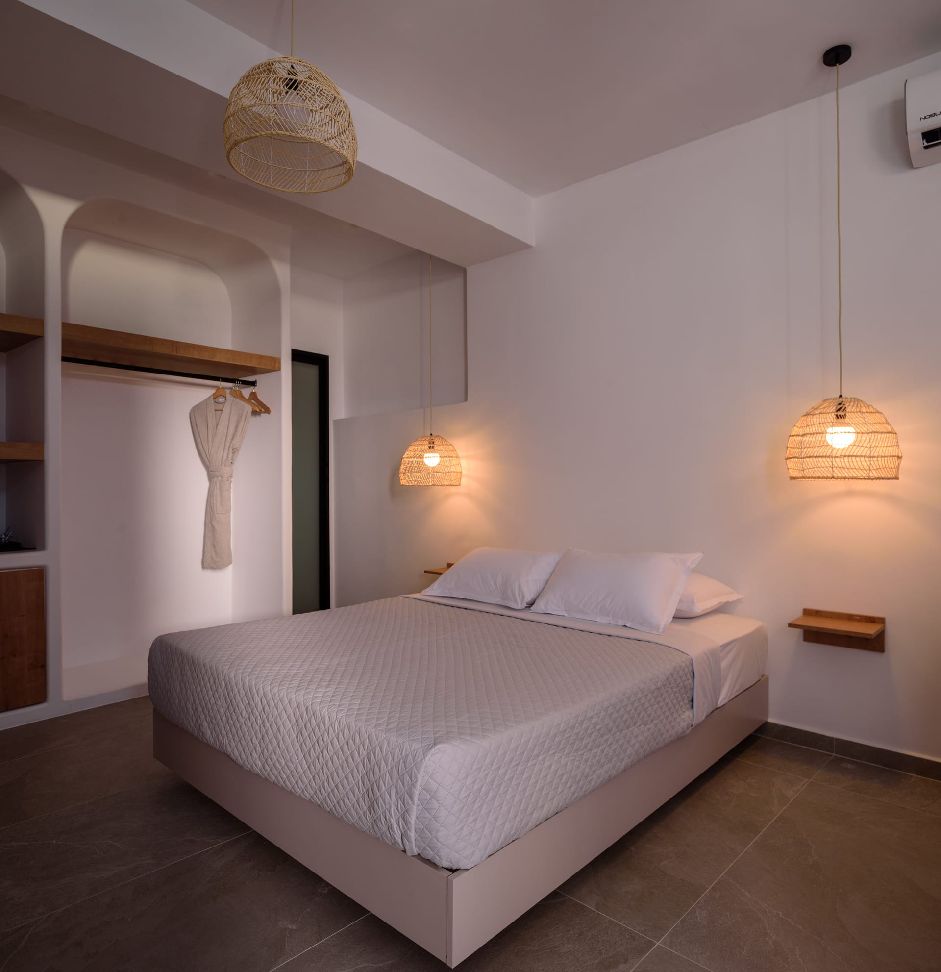 Elia Caldera Suites