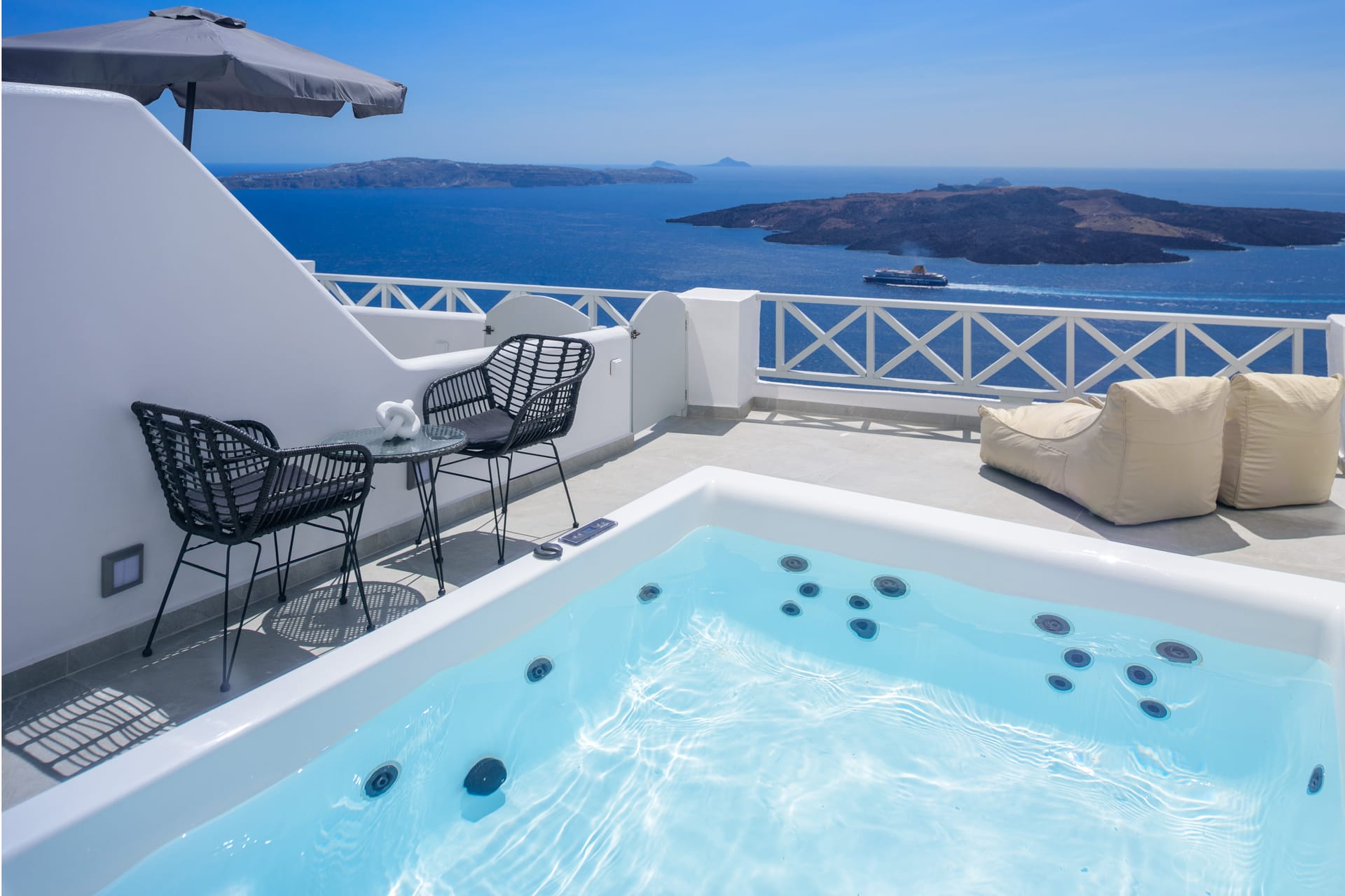 Elia Caldera Suites