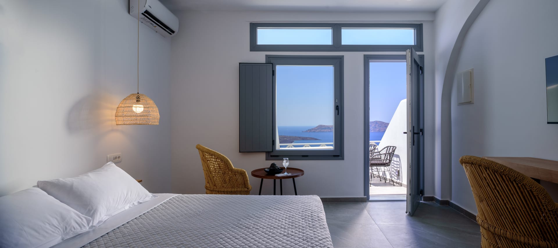 Elia Caldera Suites