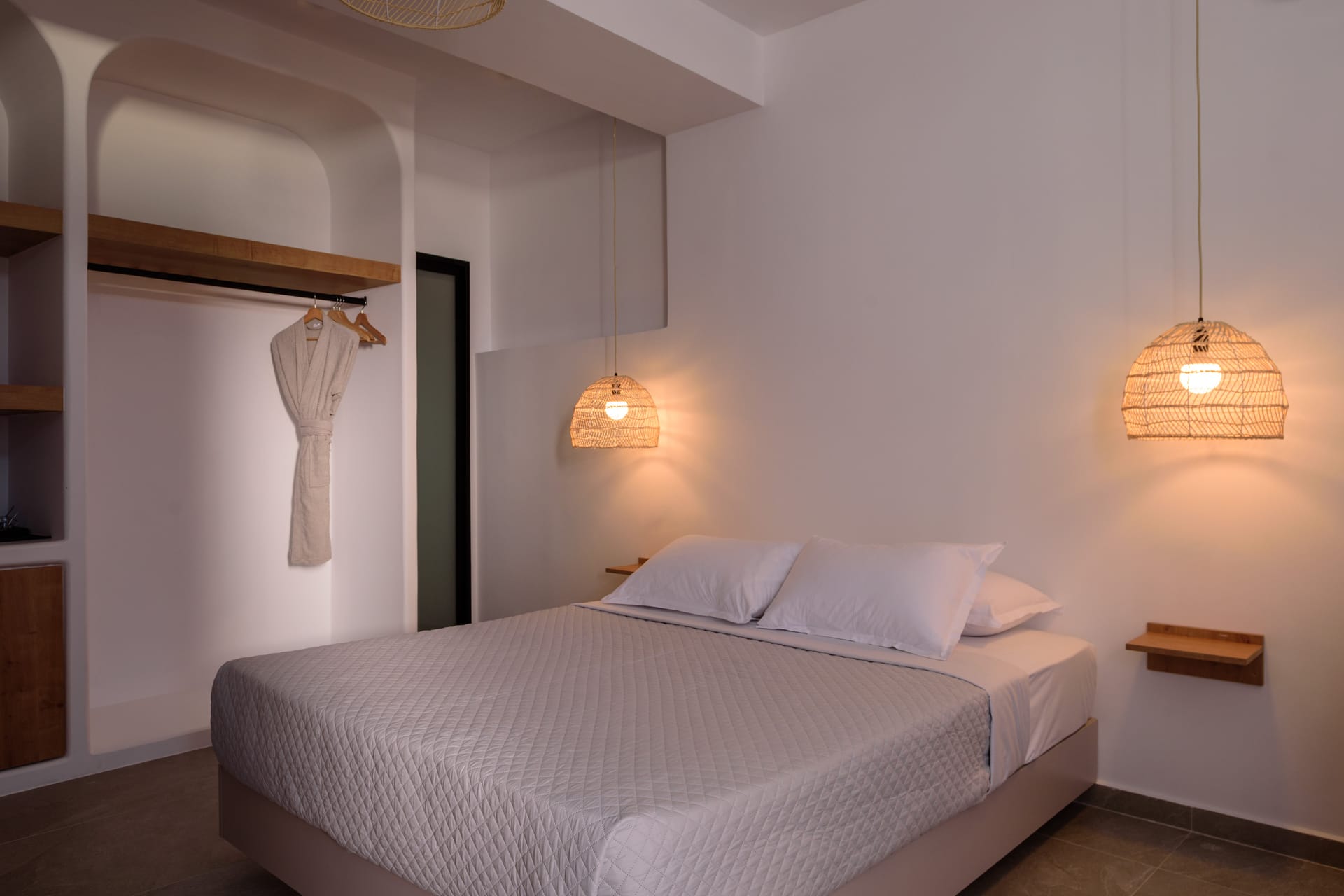 Elia Caldera Suites
