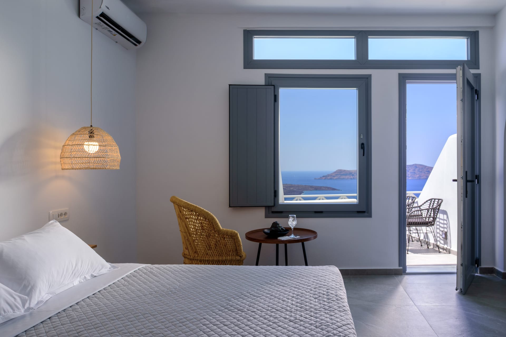 Elia Caldera Suites