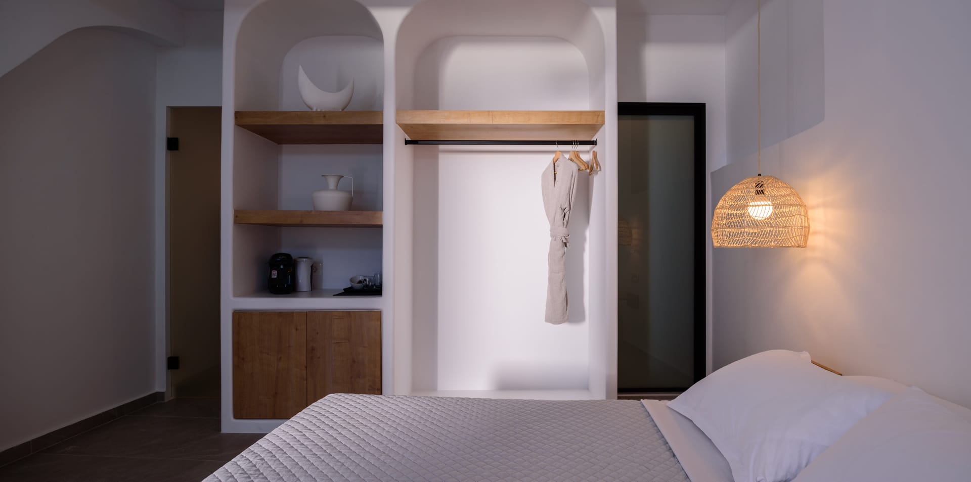 Elia Caldera Suites