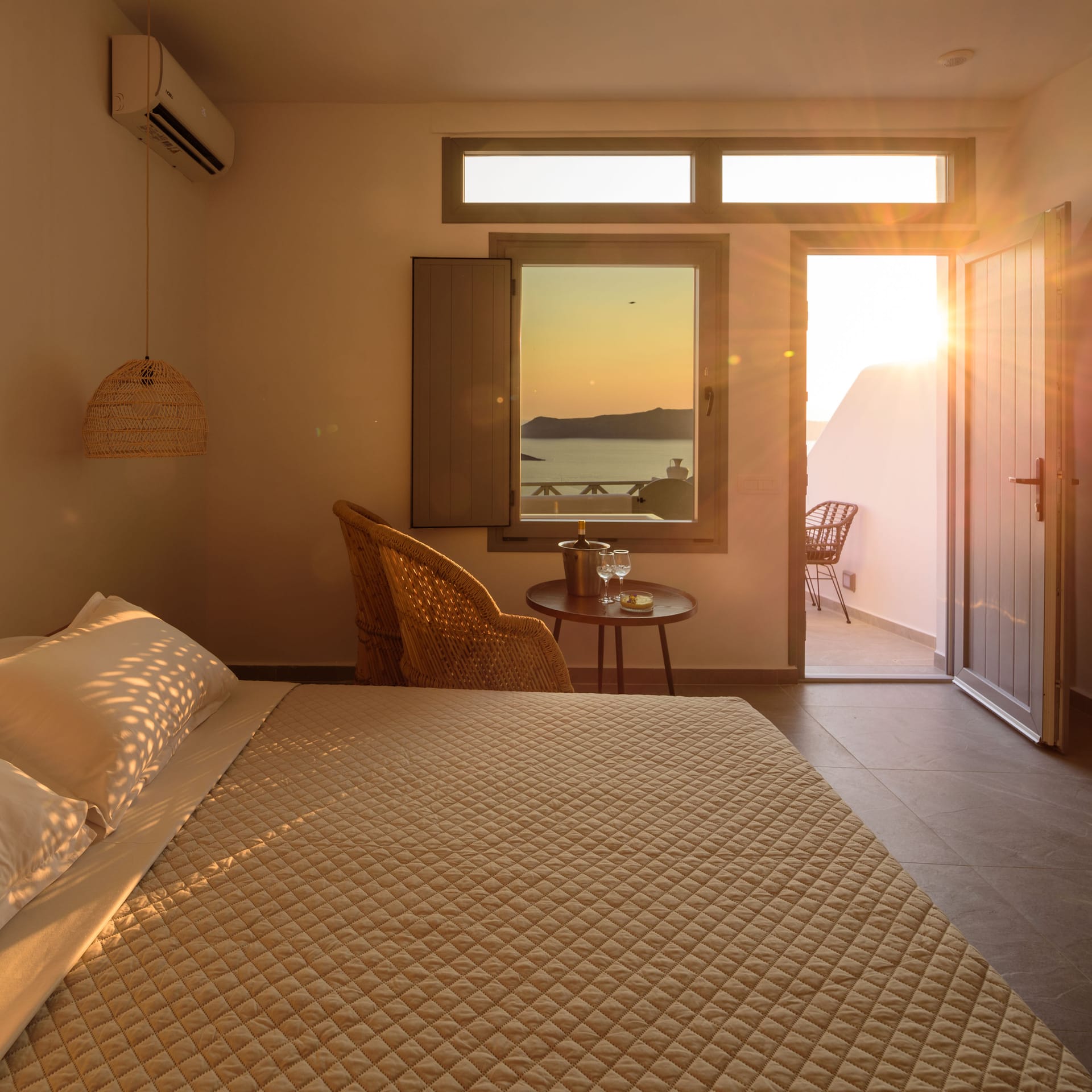 Elia Caldera Suites