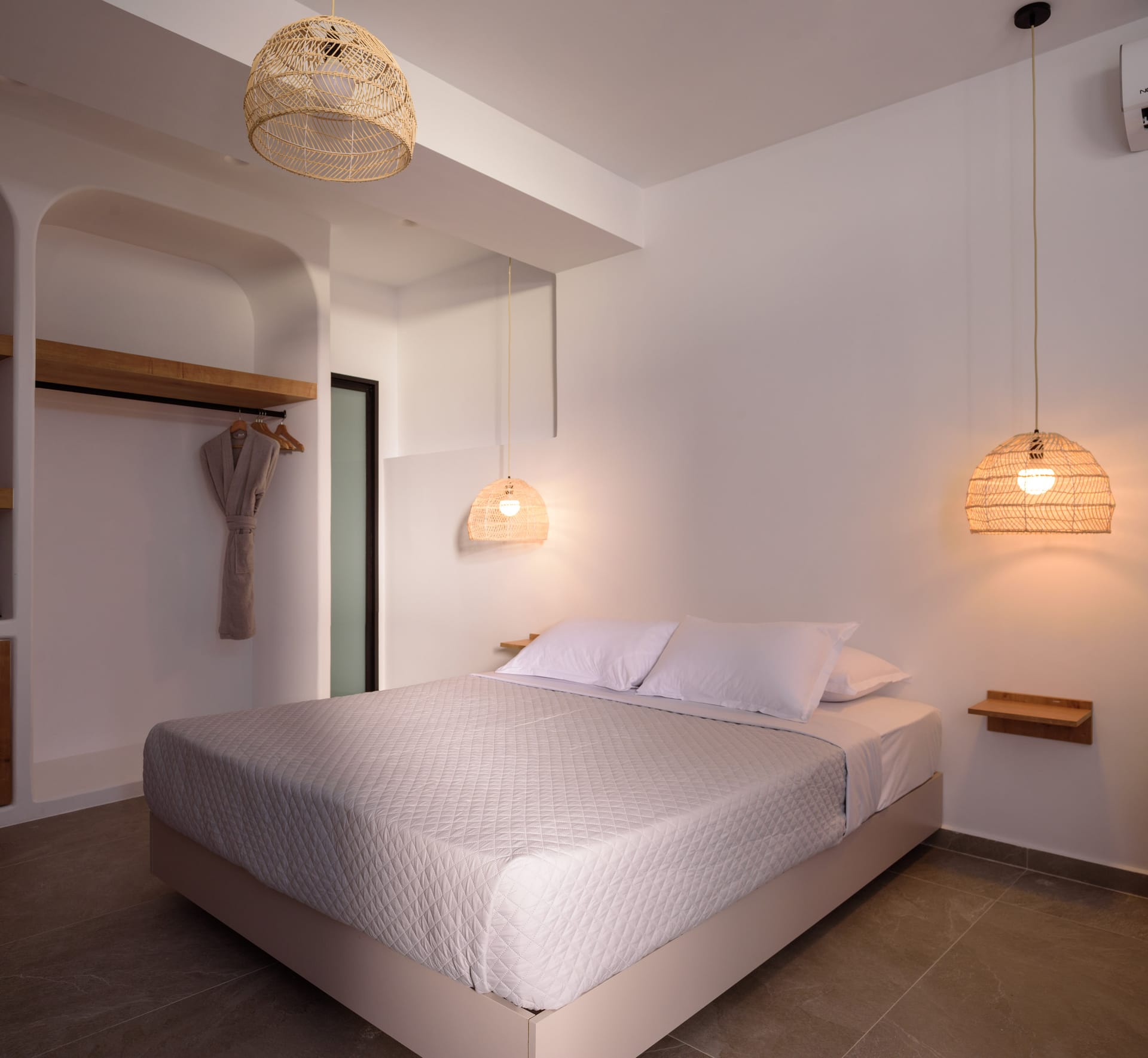 Elia Caldera Suites