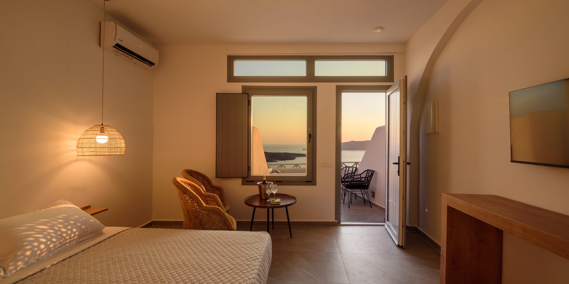 Elia Caldera Suites
