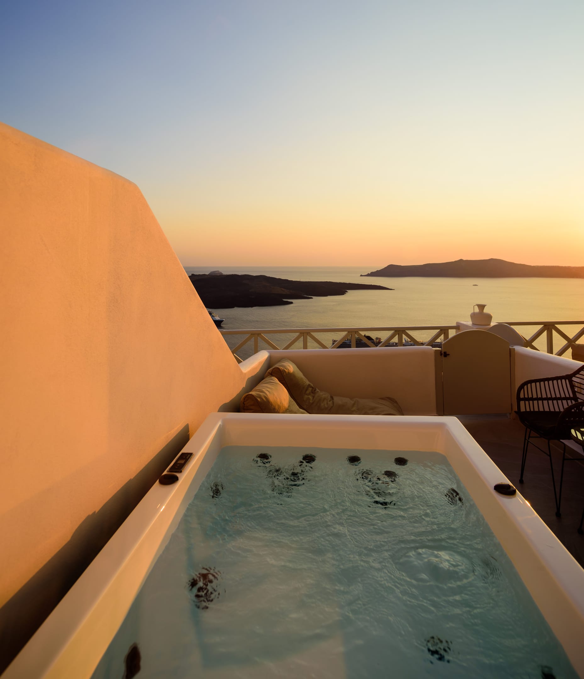 Elia Caldera Suites