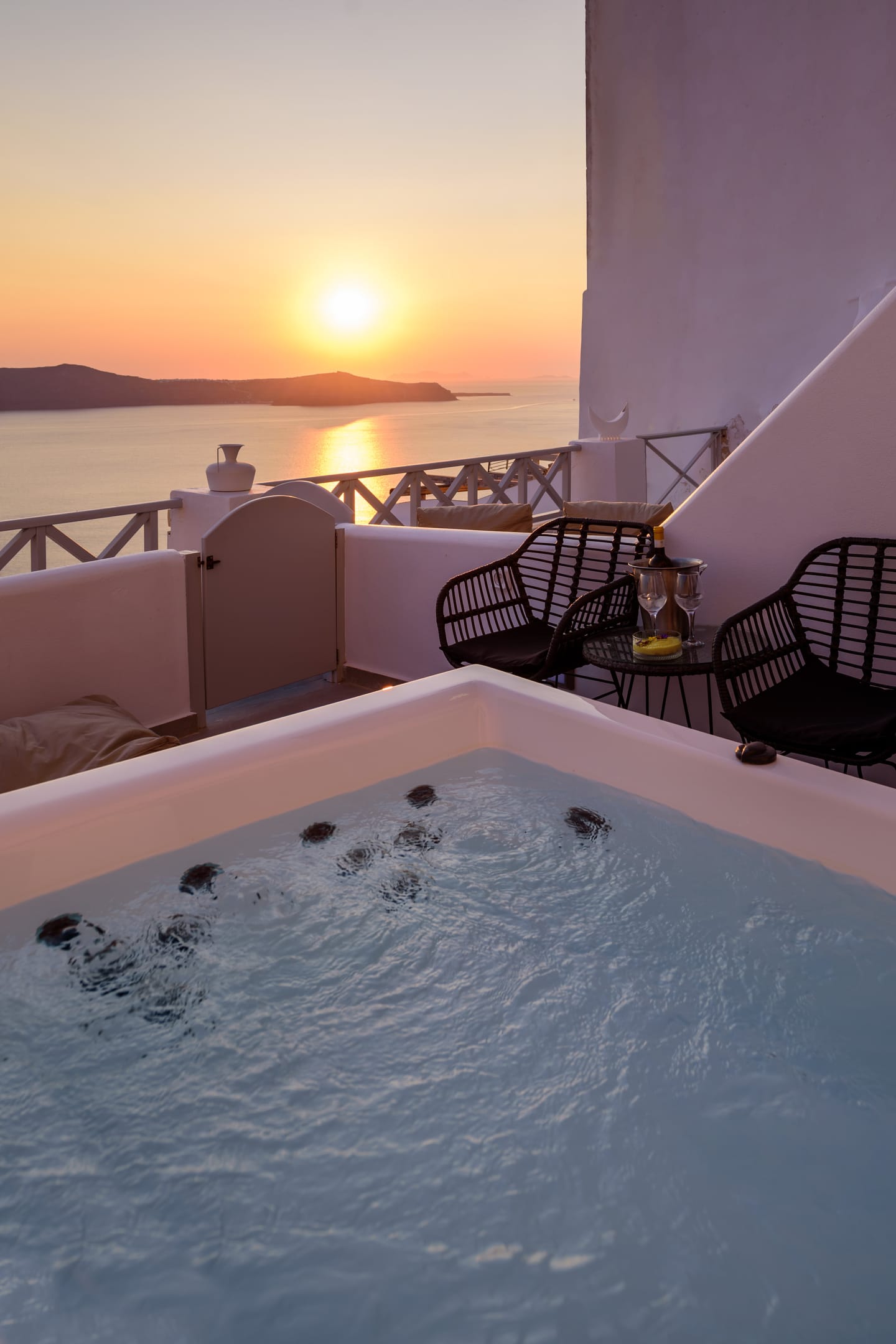 Elia Caldera Suites