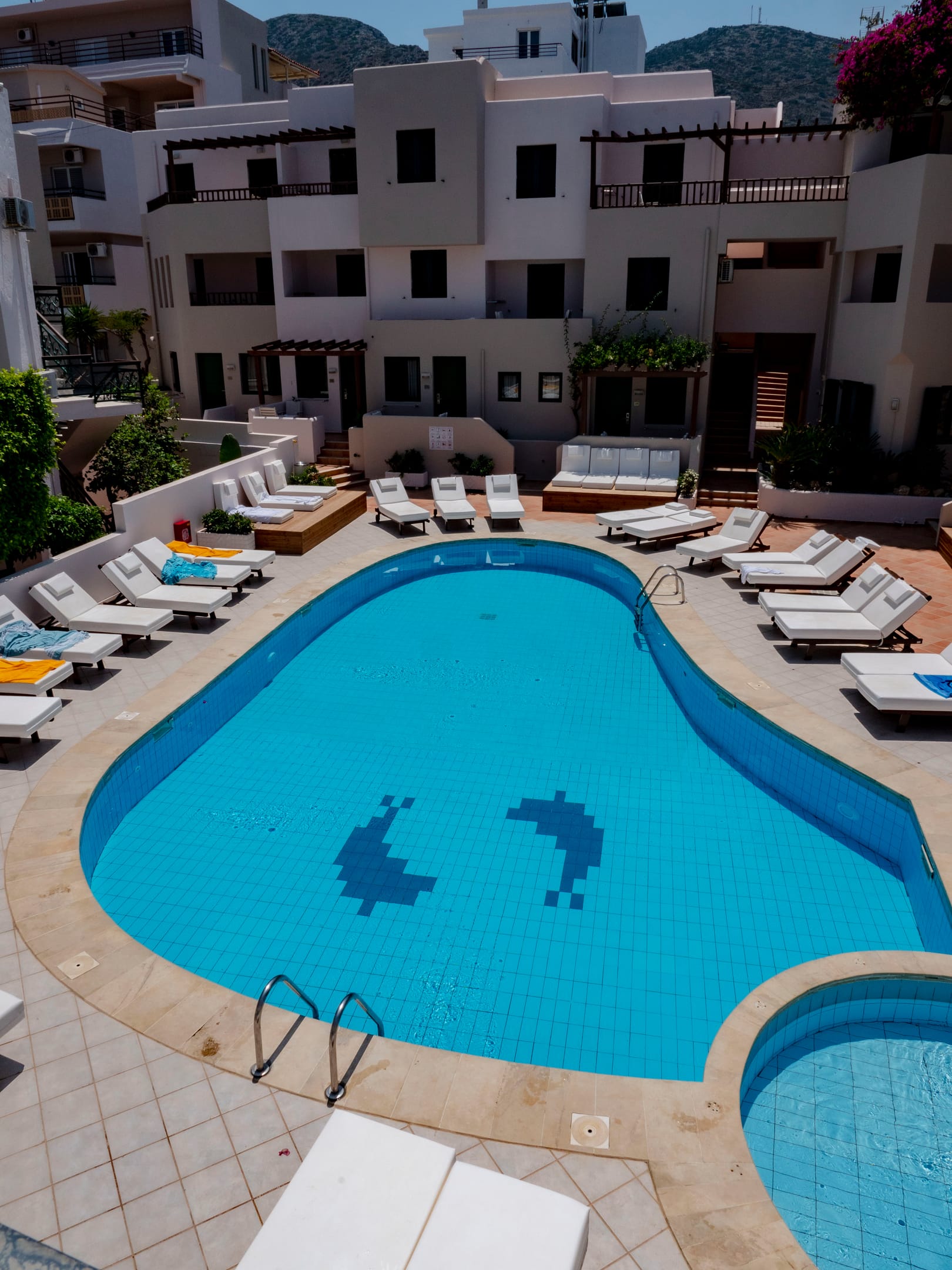 Elmi Suites