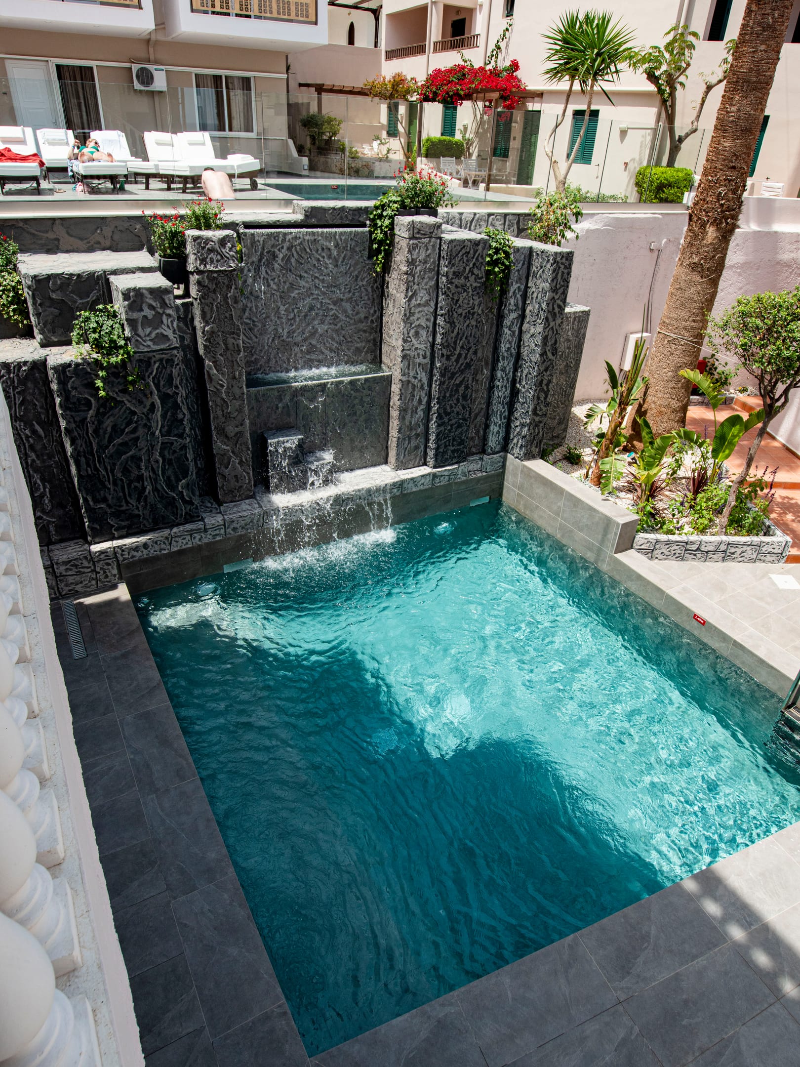 Elmi Suites
