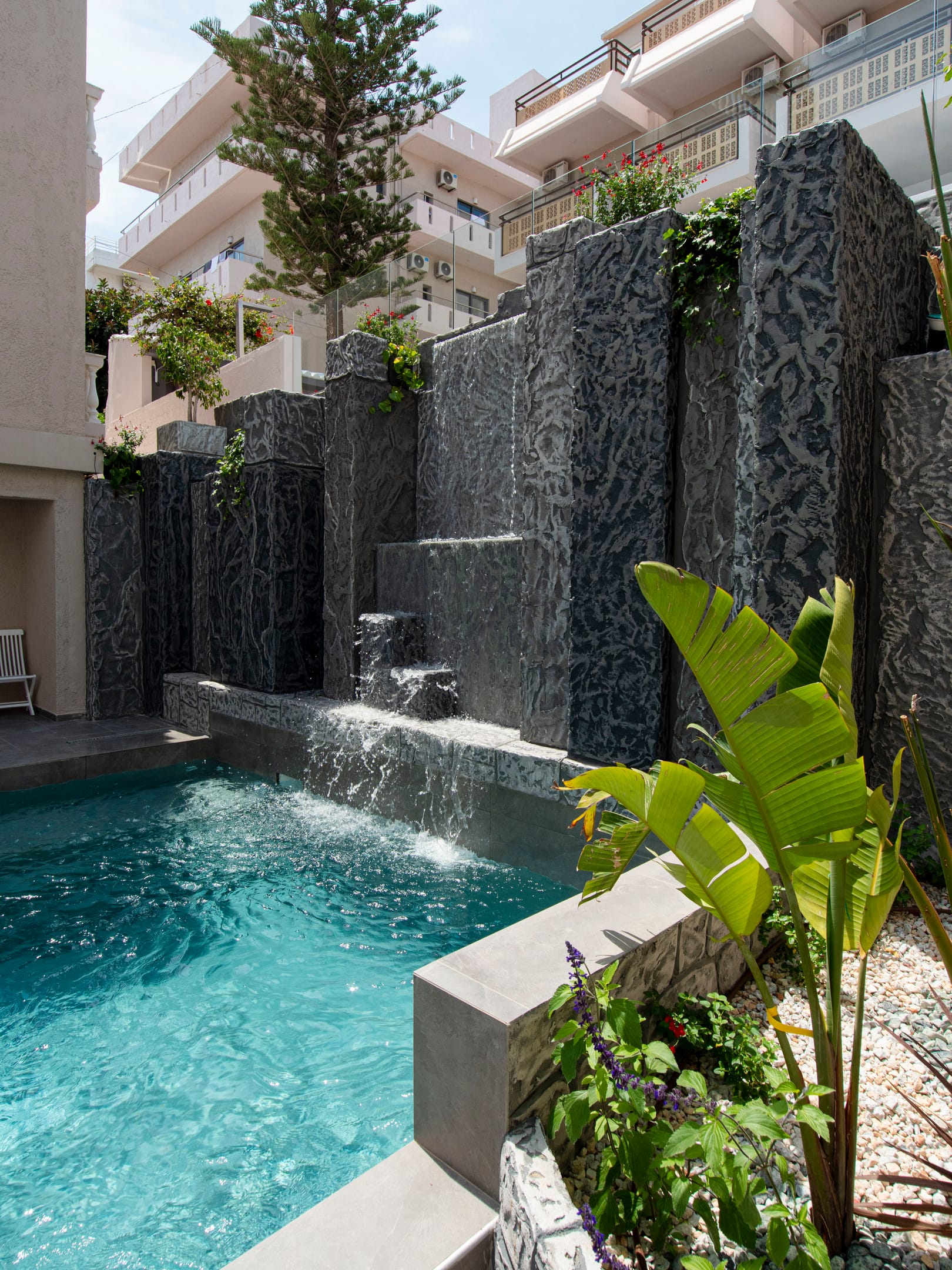 Elmi Suites