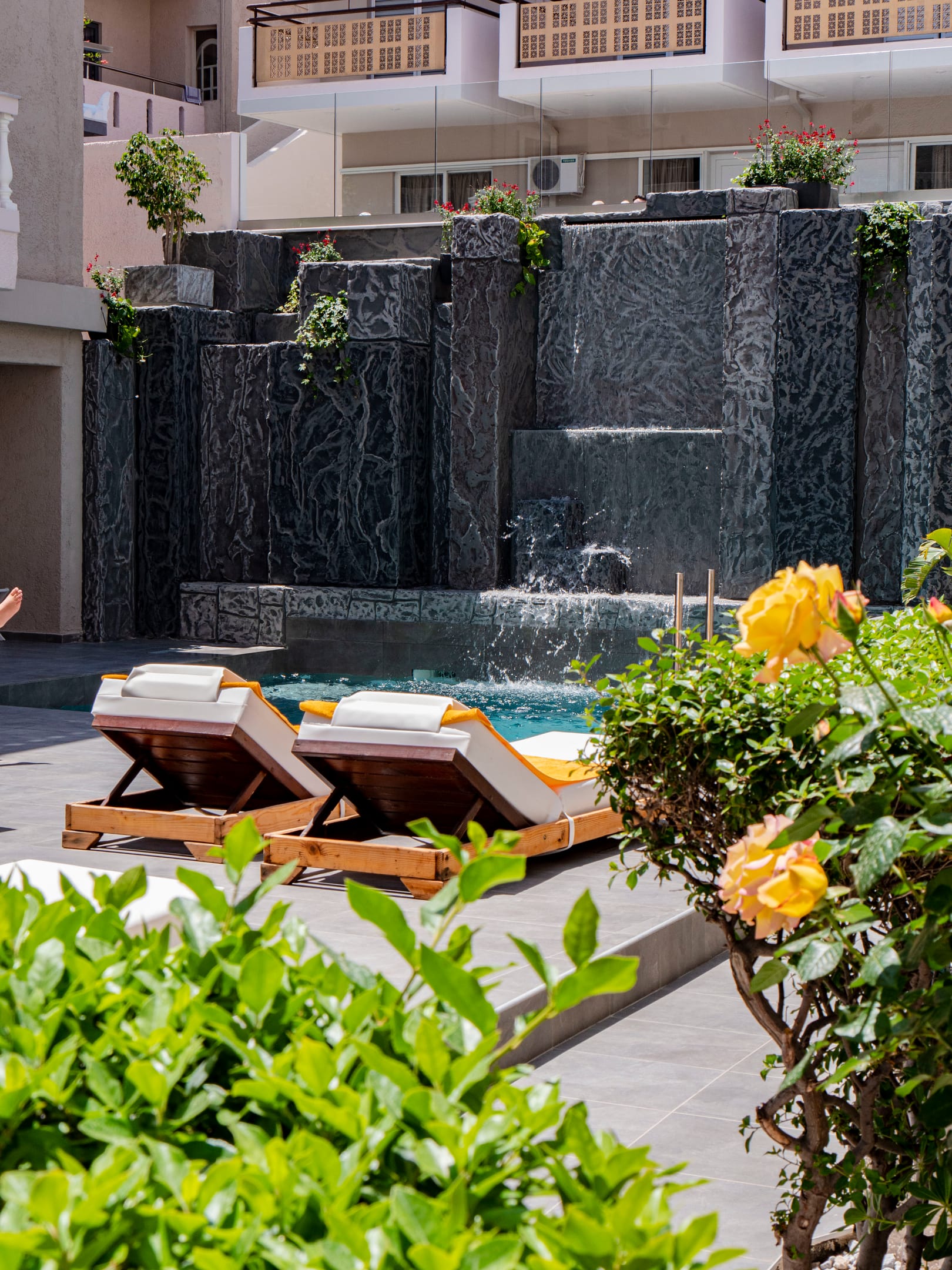 Elmi Suites