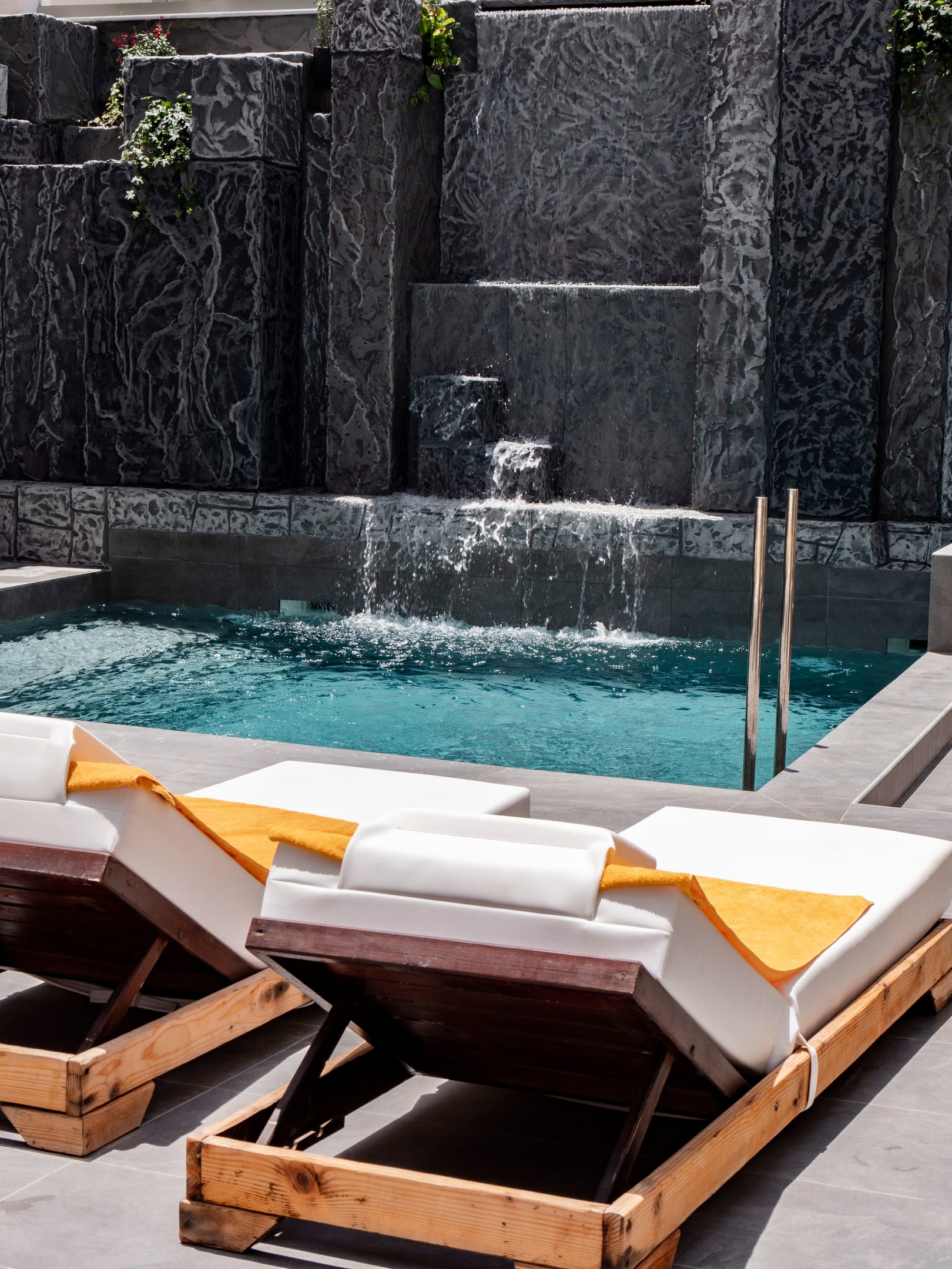 Elmi Suites