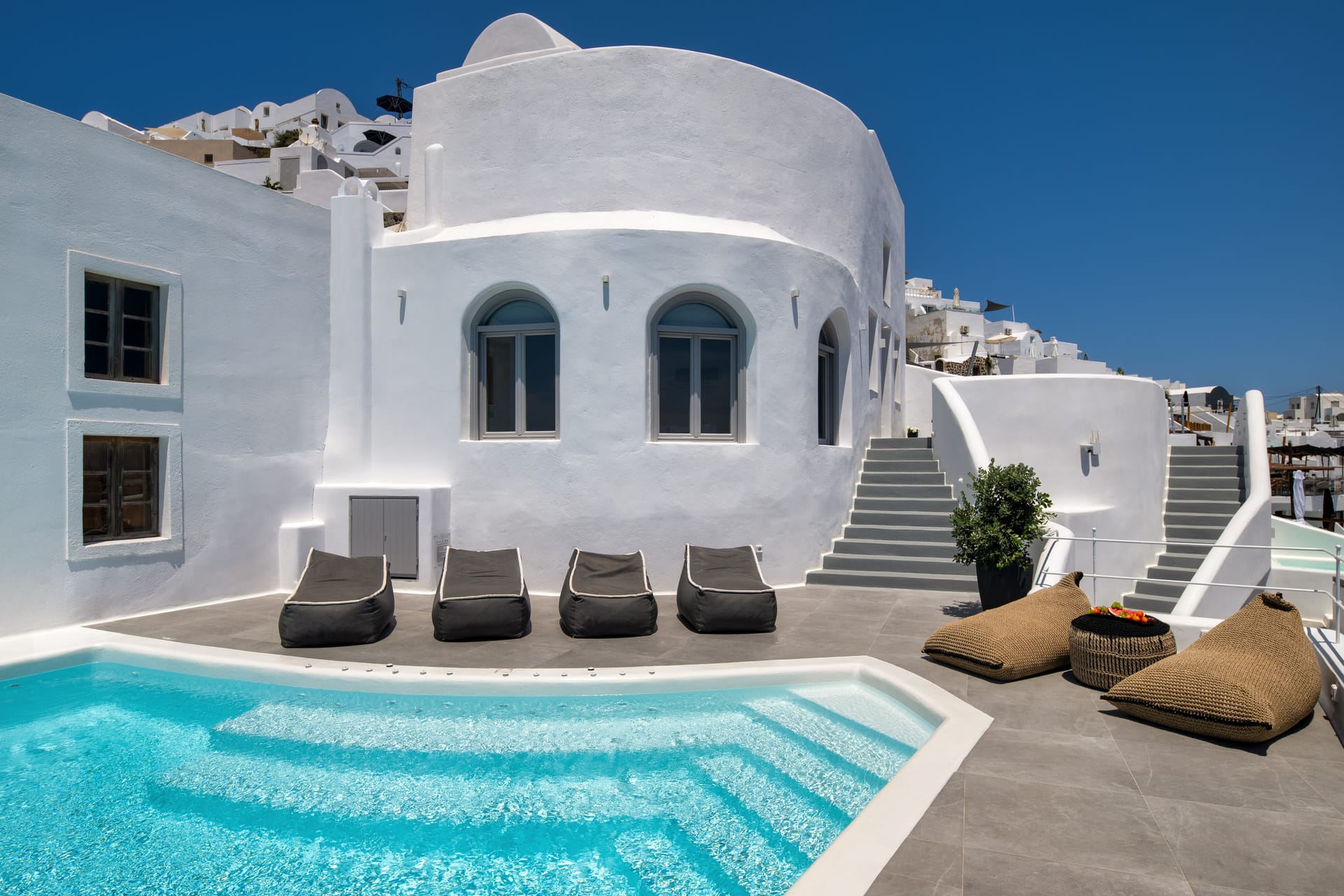 Eteoro Suites