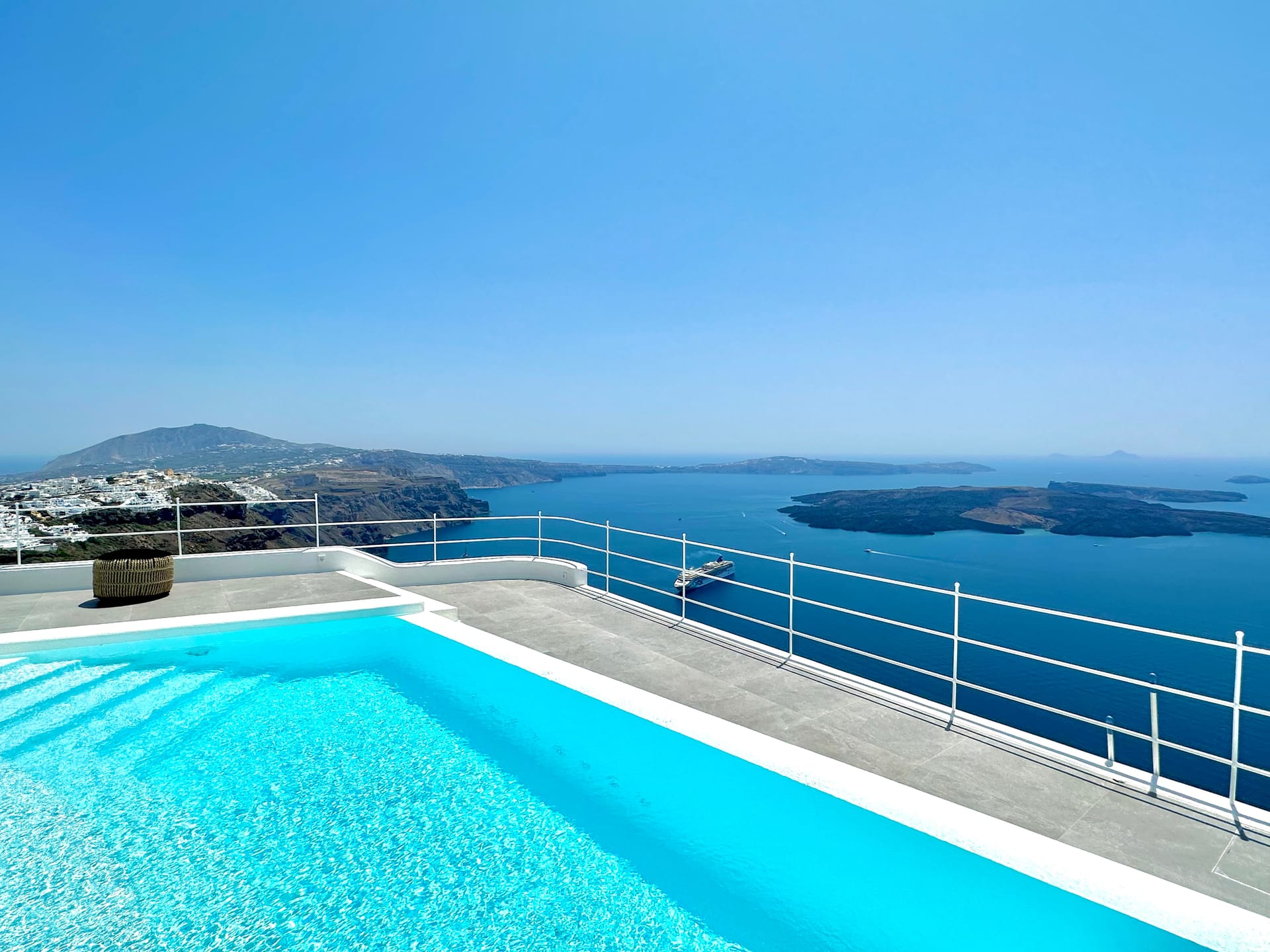 Eteoro Suites