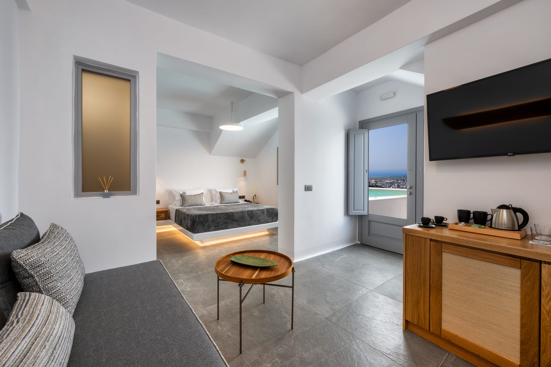Eteoro Suites