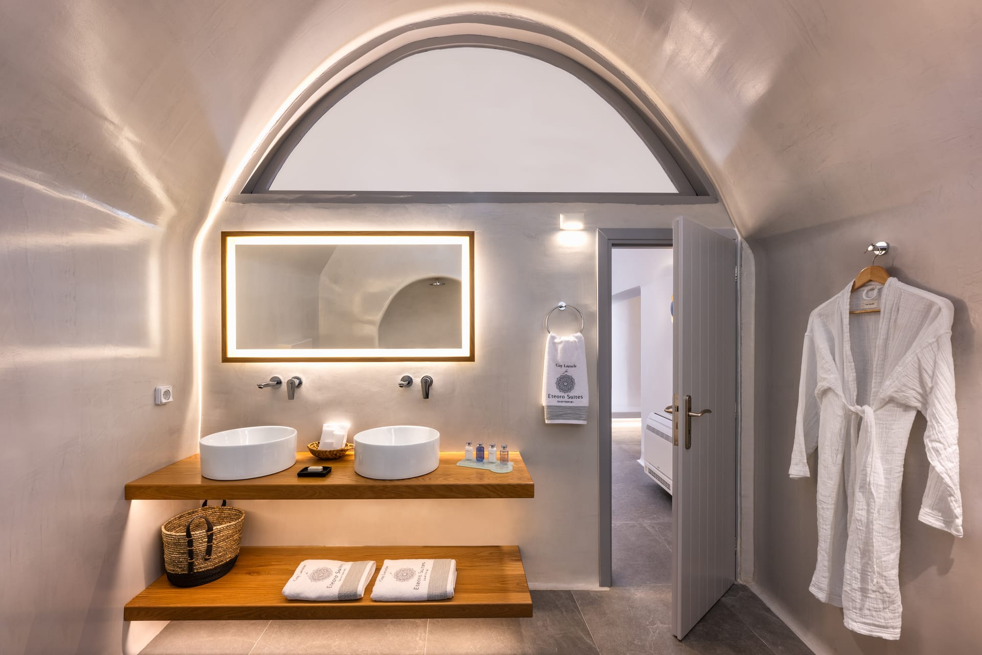 Eteoro Suites