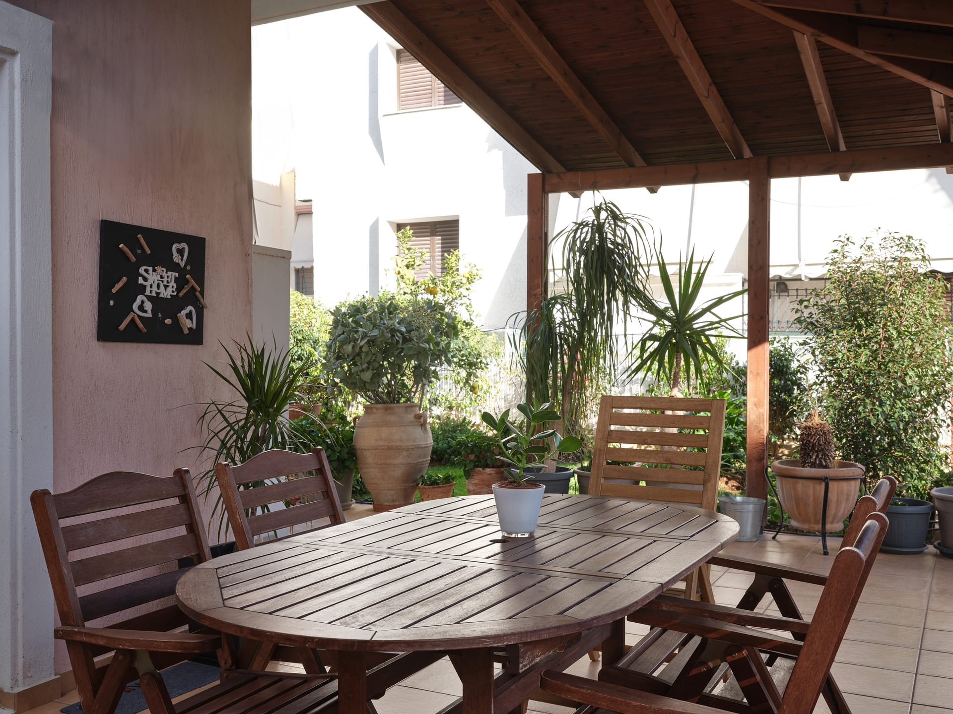 Evi’s Voula Home