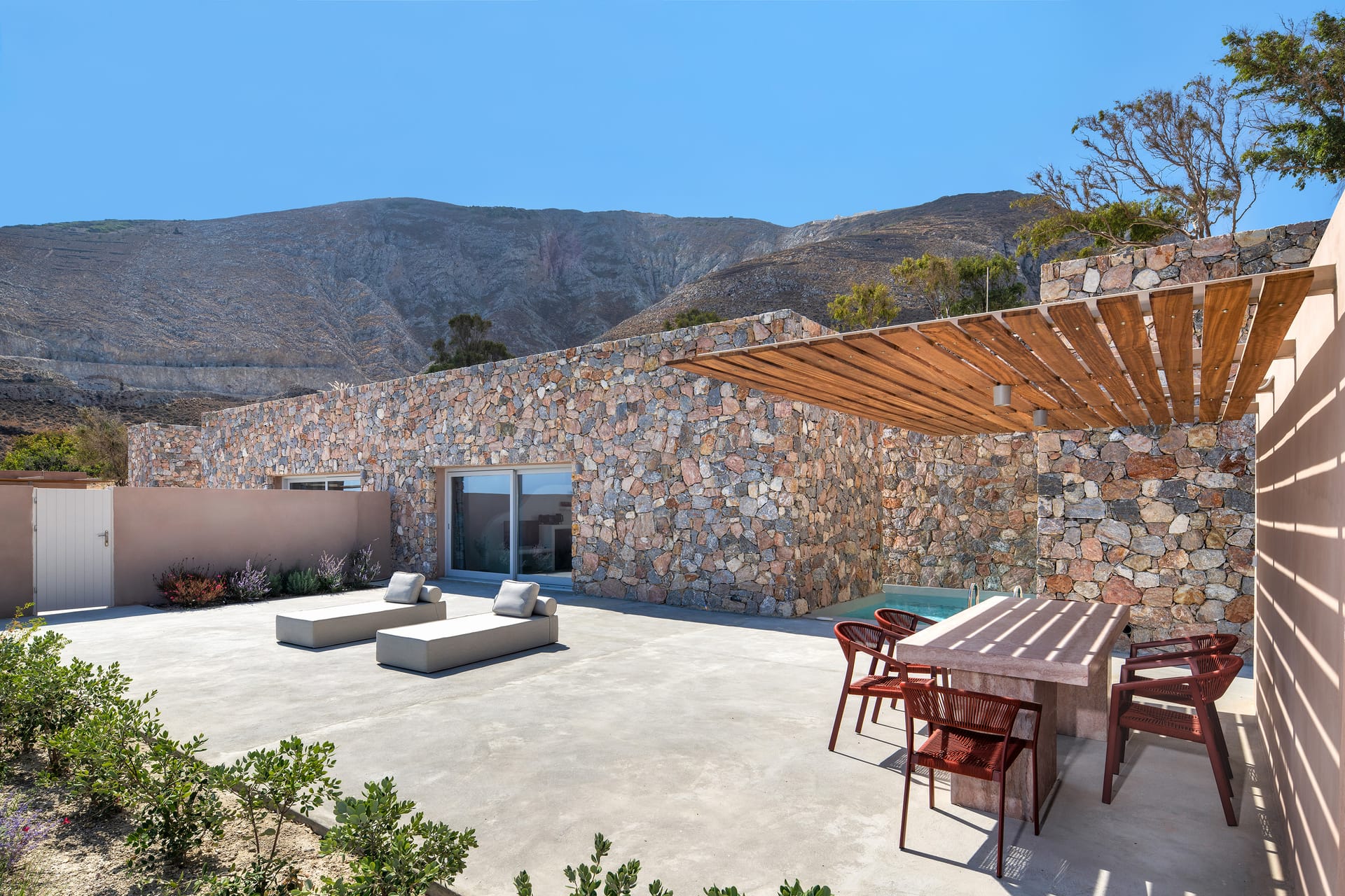 Felicity Cave Suites