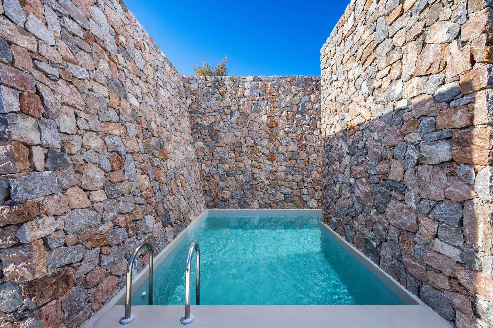 Felicity Cave Suites