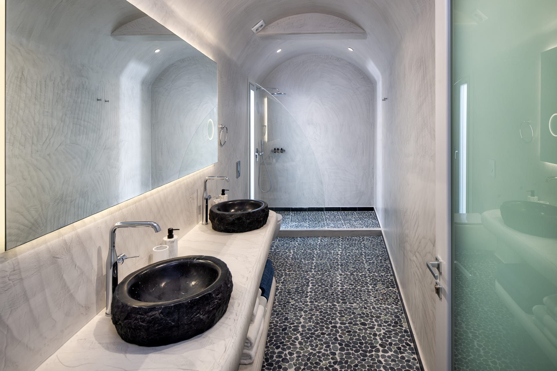 Felicity Cave Suites