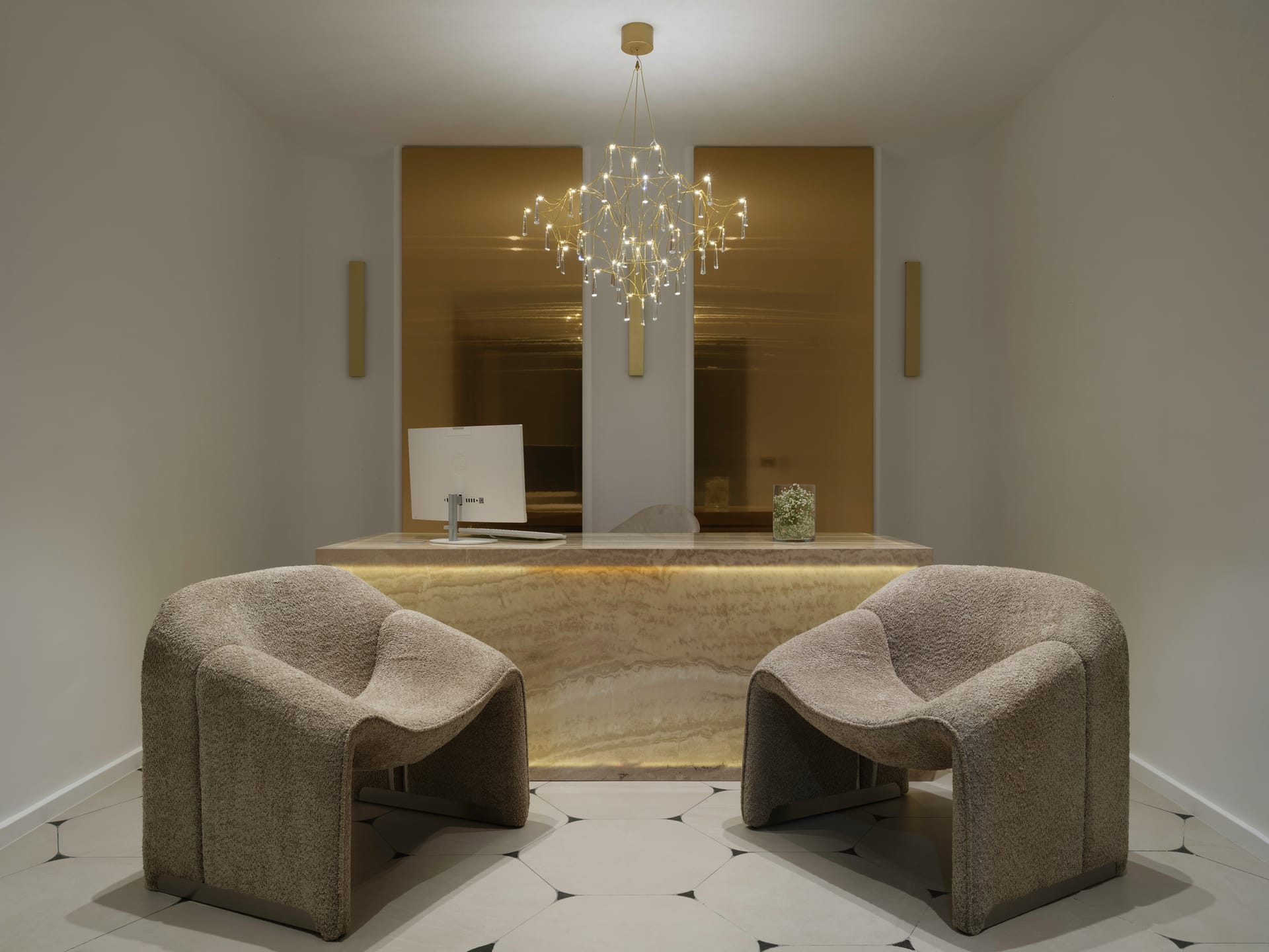 Golden Luxury Suites