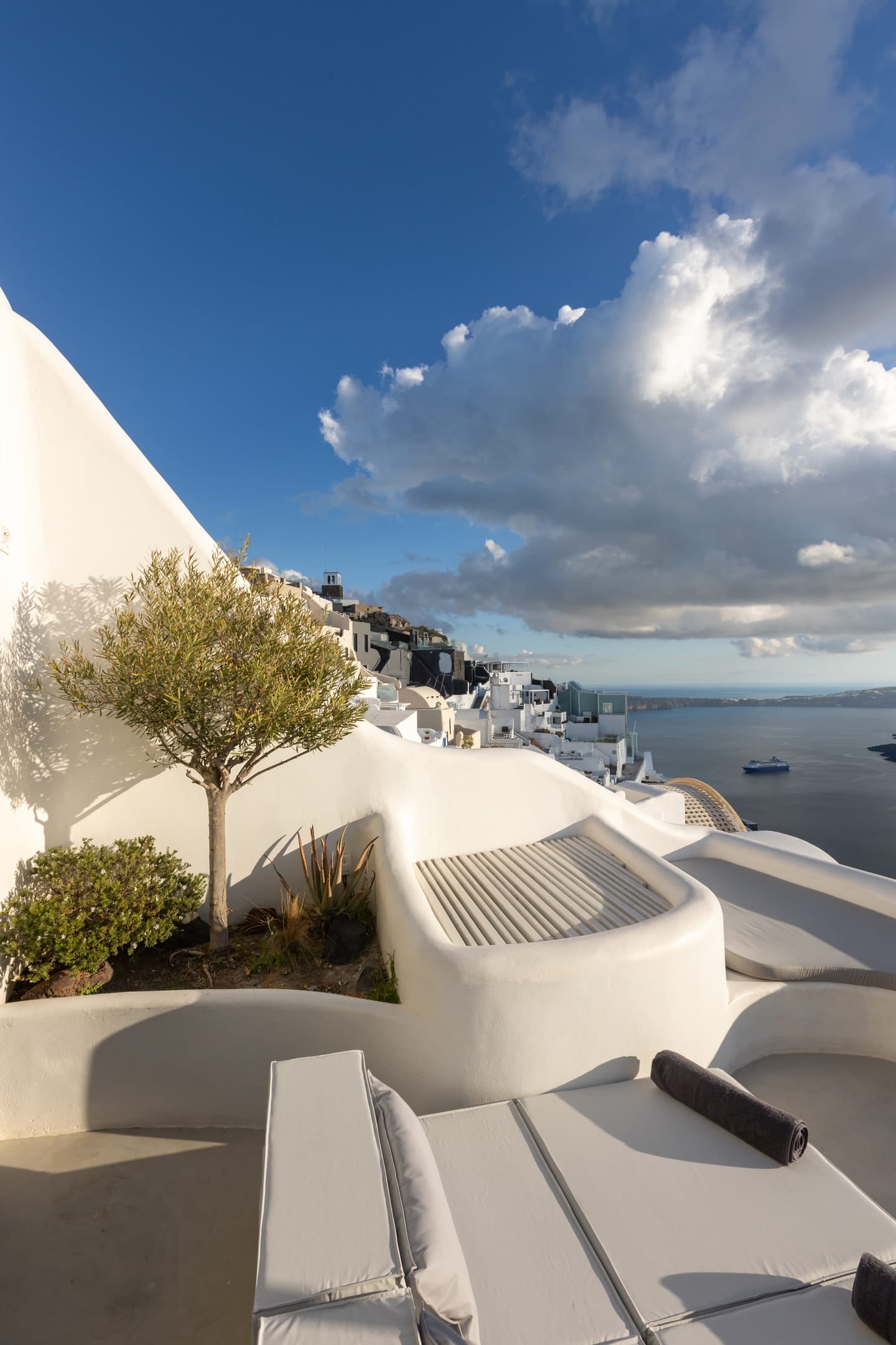 Heavens Edge by Mr and Mrs White