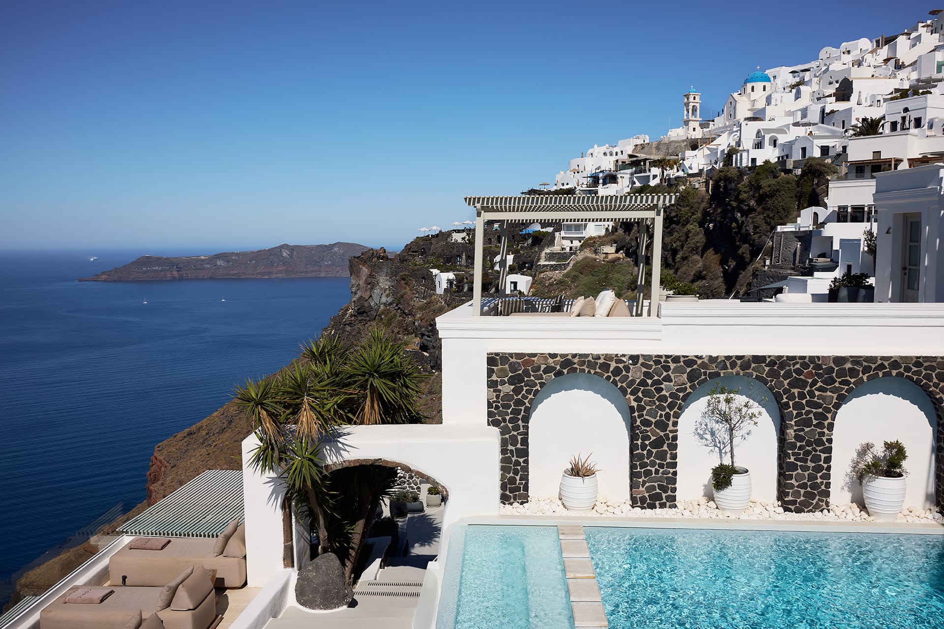 Iconic Santorini a boutique cave hotel
