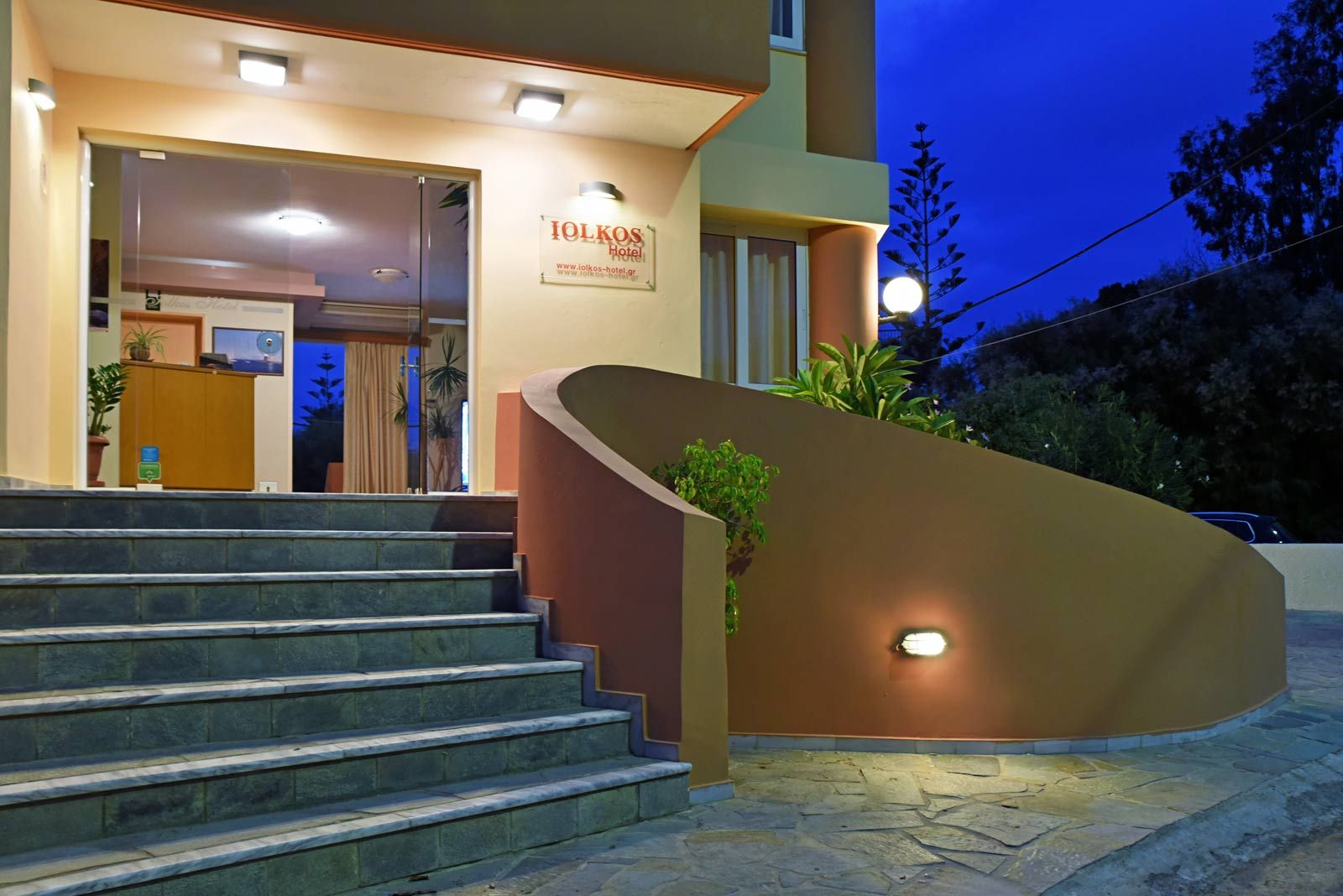 Iolkos Hotel Apartments Chania