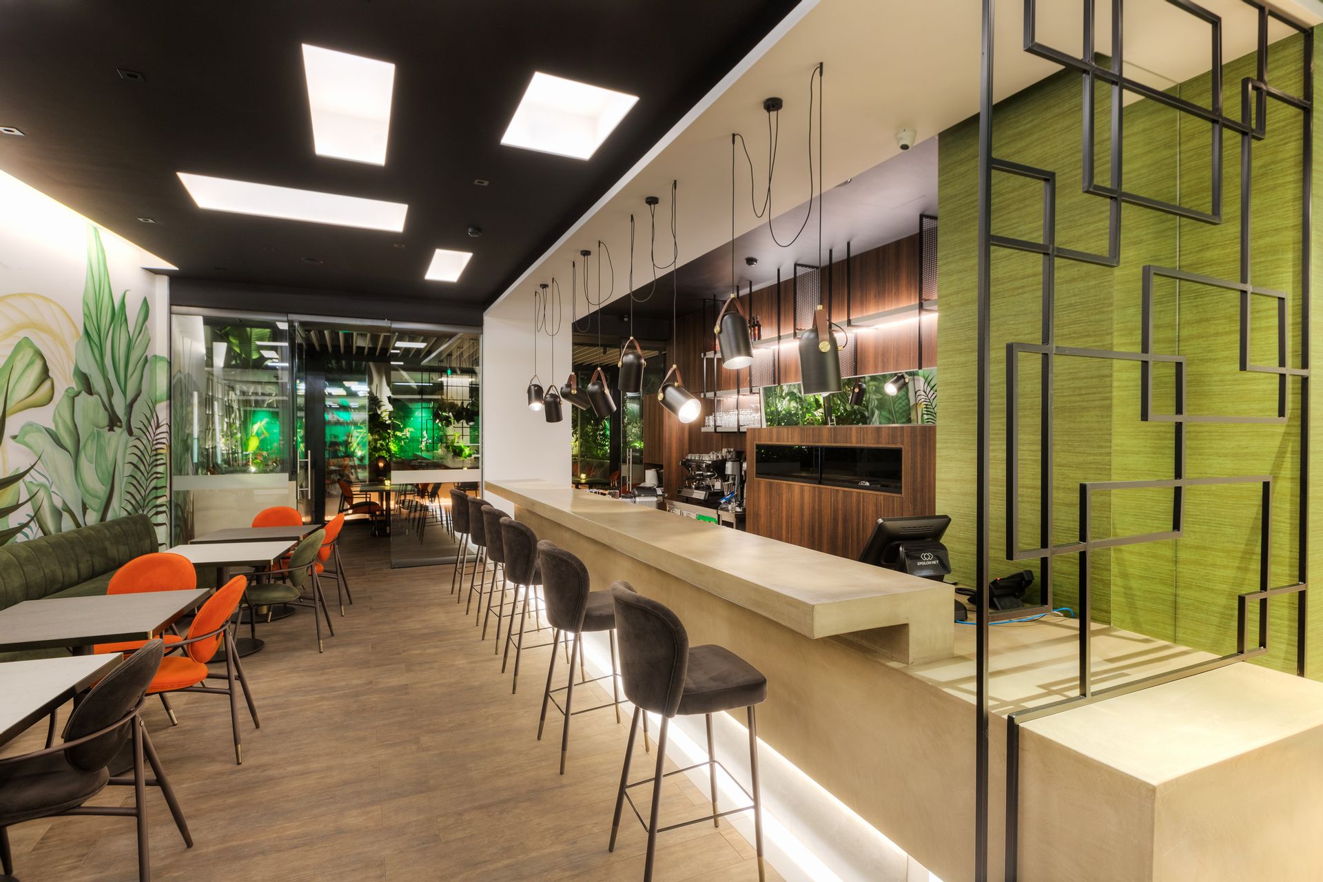 Ivis 4 Hotel